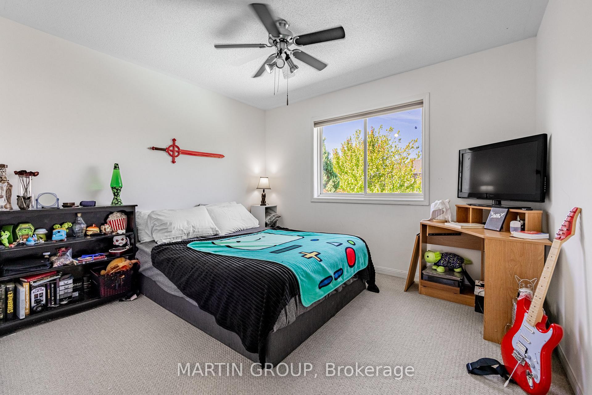 5637 Roseville Court, Burlington