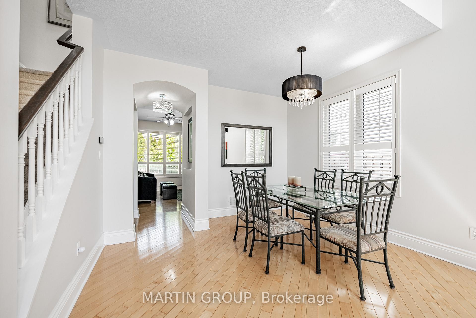 5637 Roseville Court, Burlington