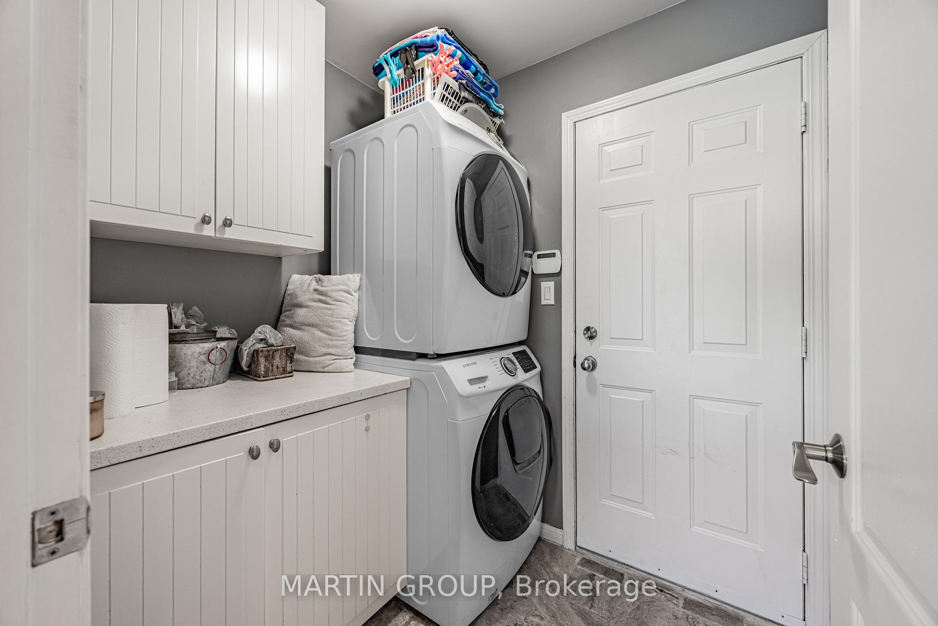 5637 Roseville Court, Burlington