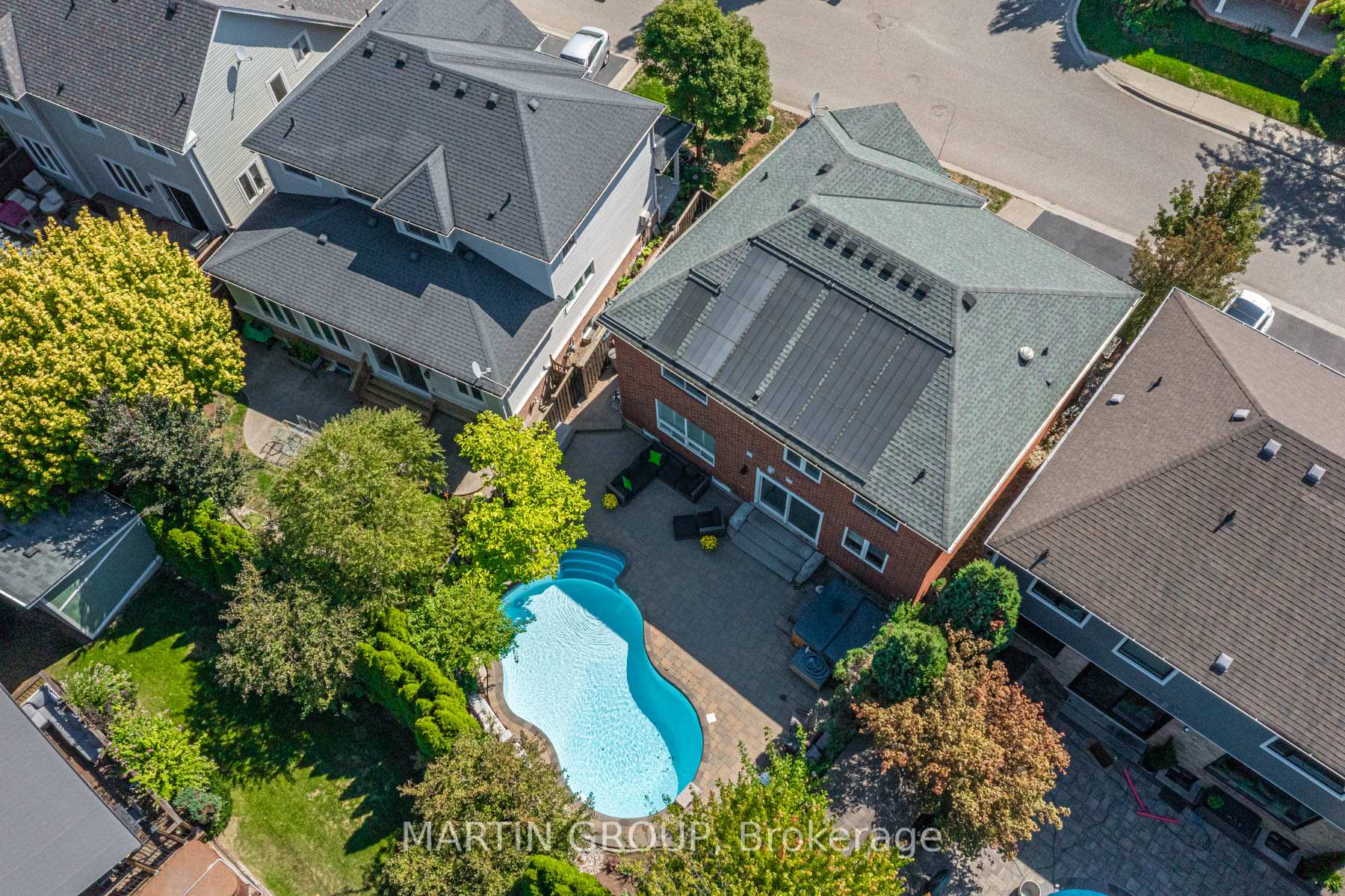 5637 Roseville Court, Burlington