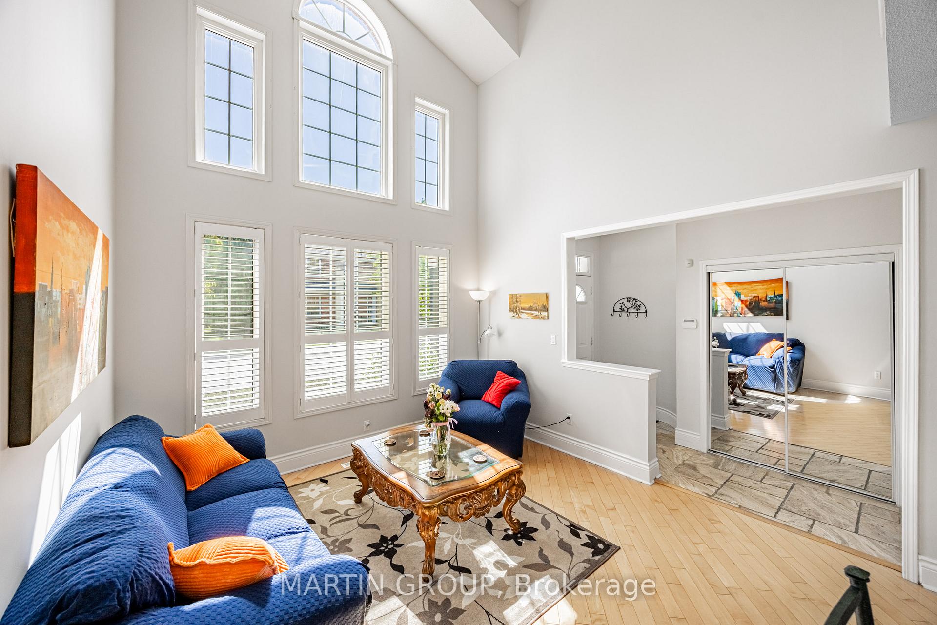 5637 Roseville Court, Burlington