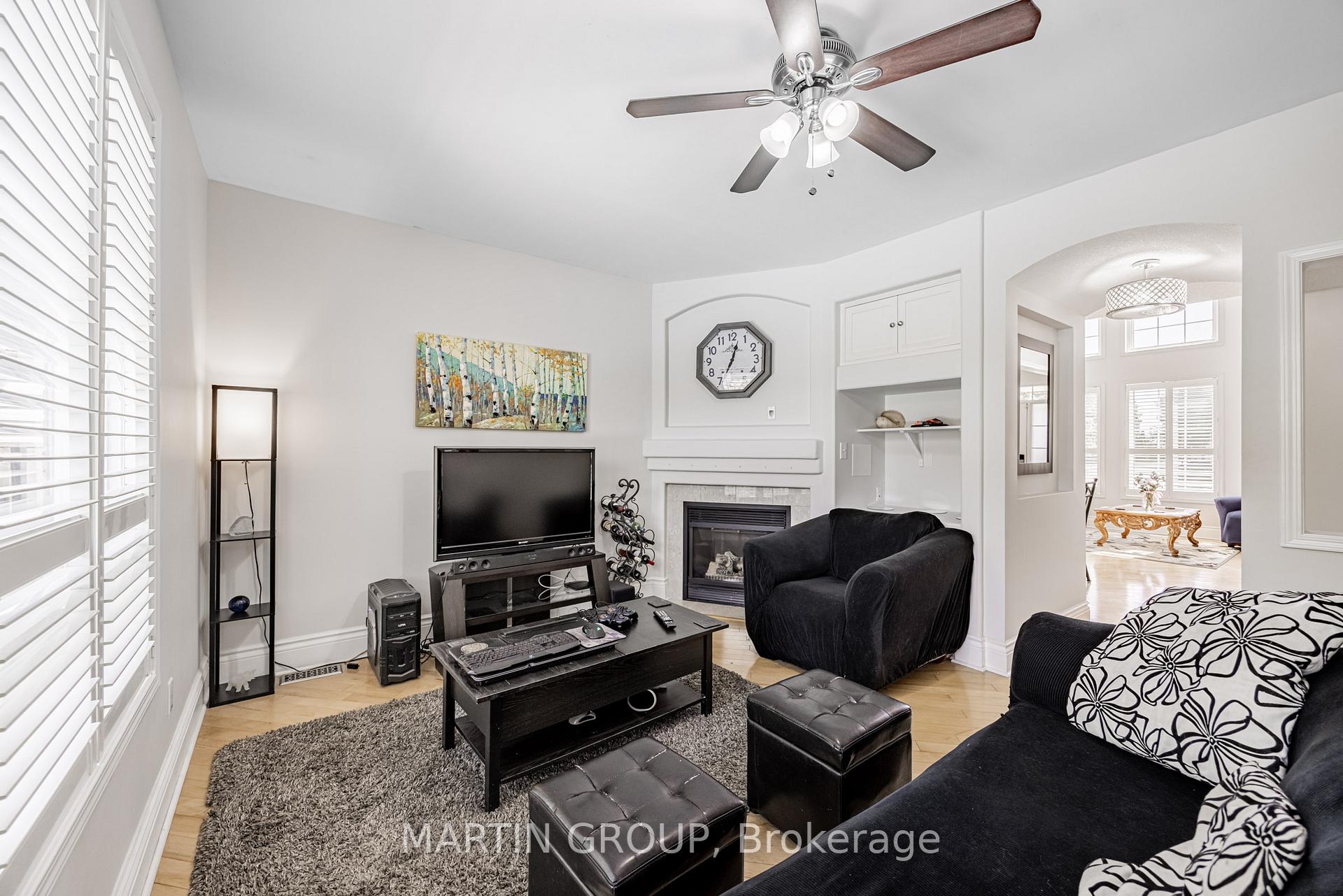 5637 Roseville Court, Burlington