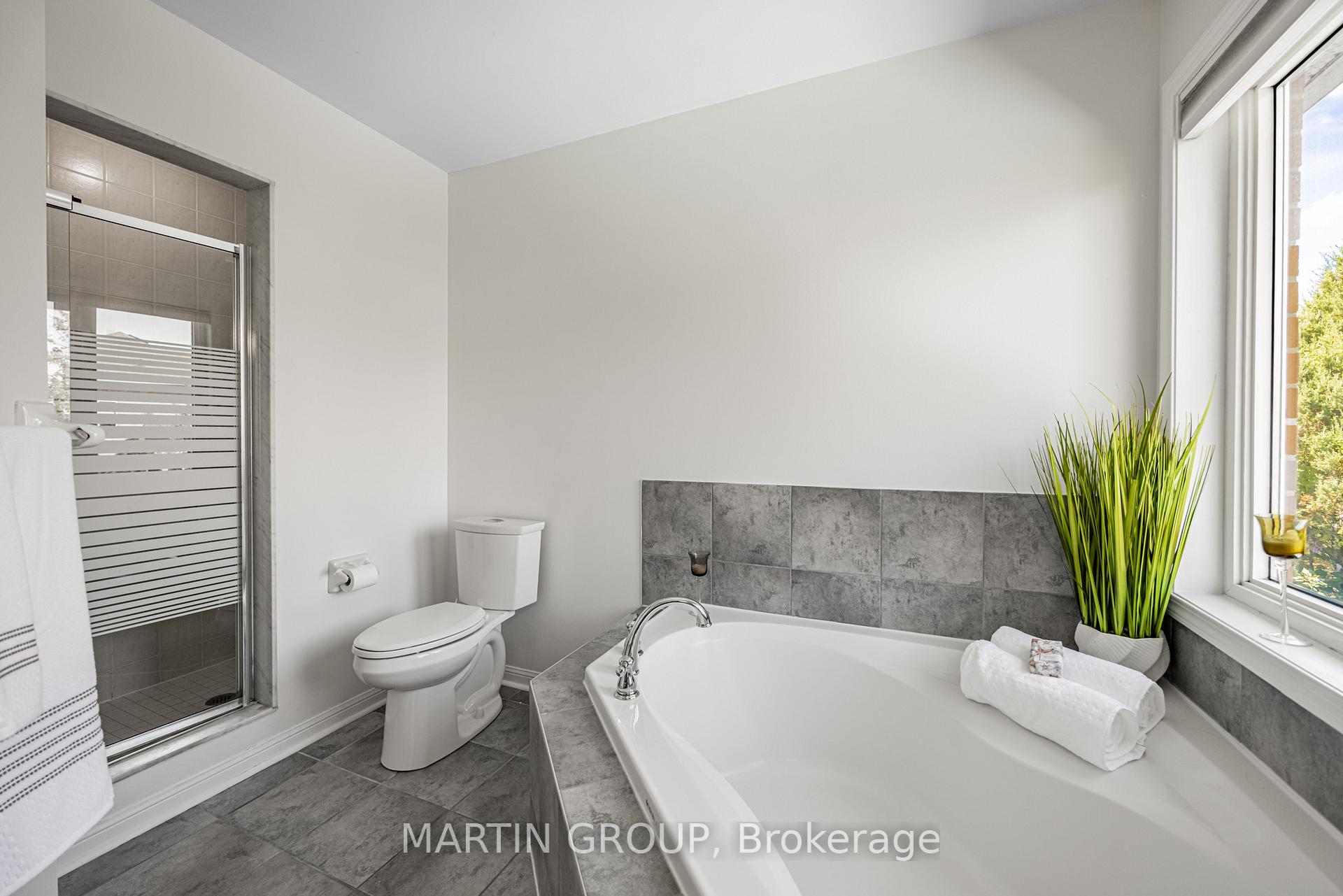 5637 Roseville Court, Burlington