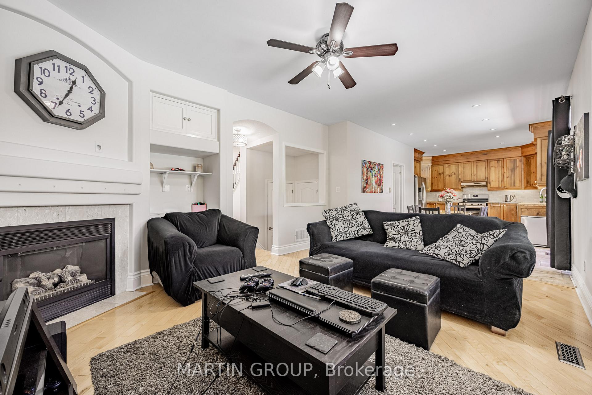 5637 Roseville Court, Burlington