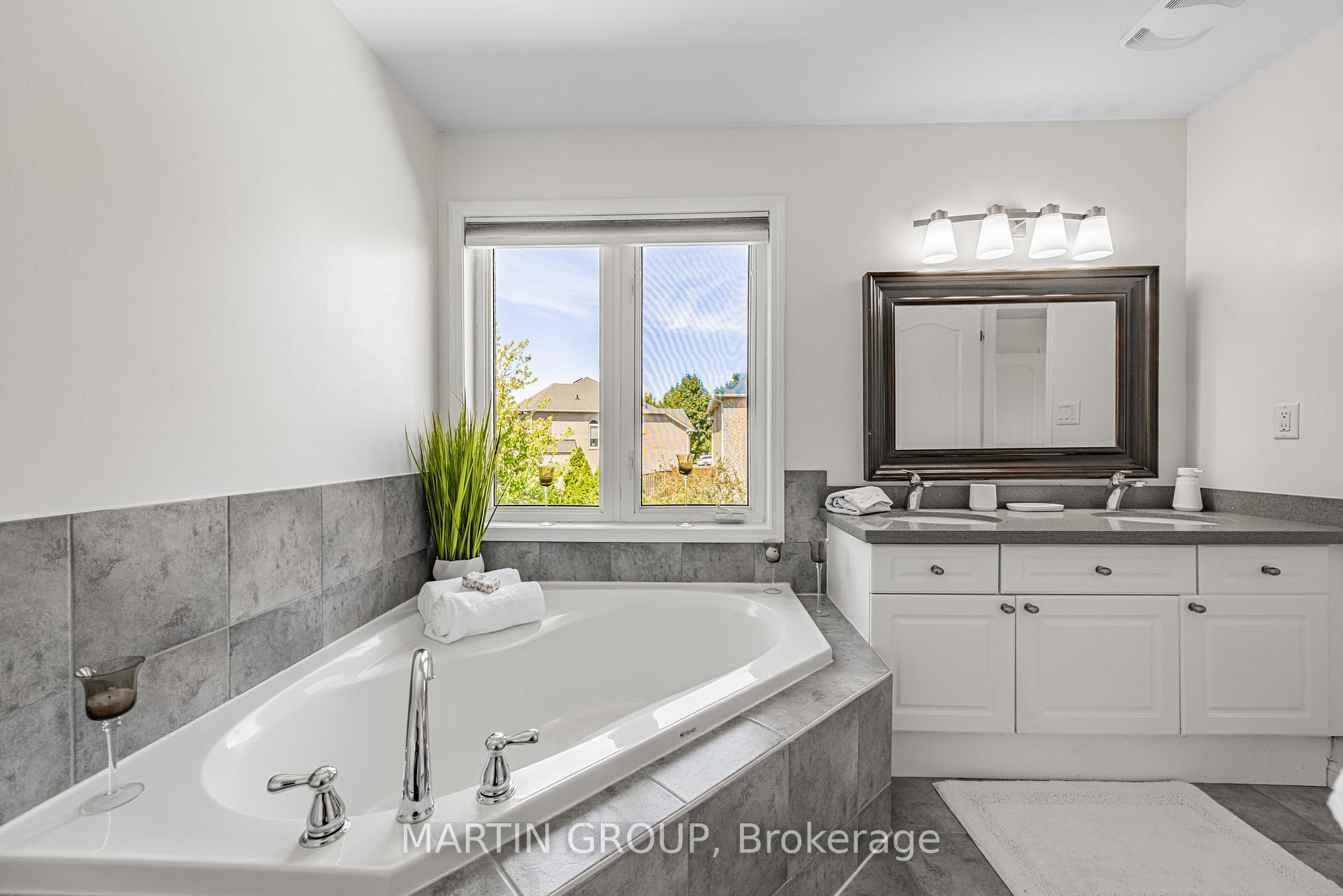 5637 Roseville Court, Burlington