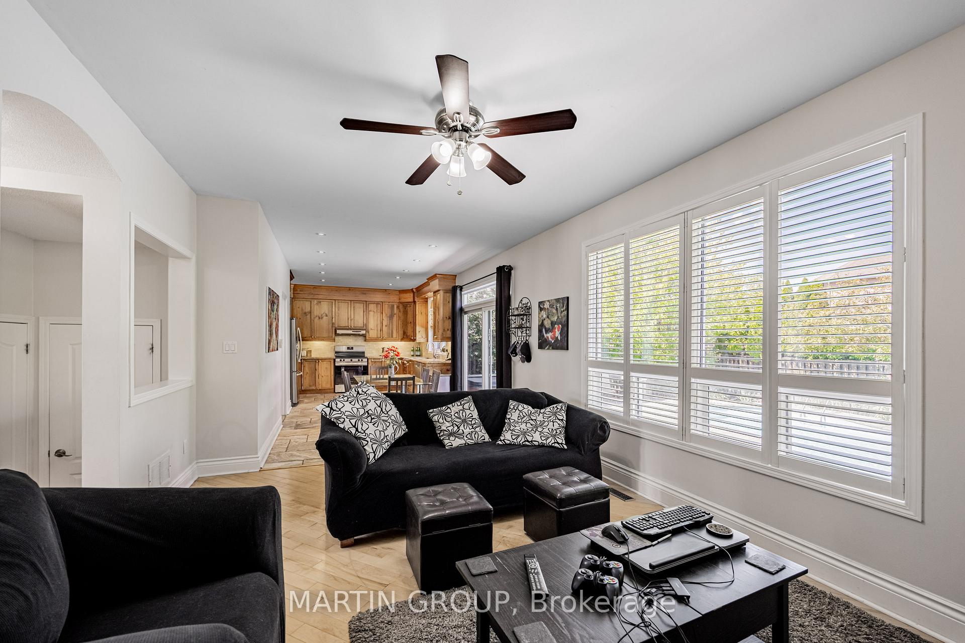 5637 Roseville Court, Burlington