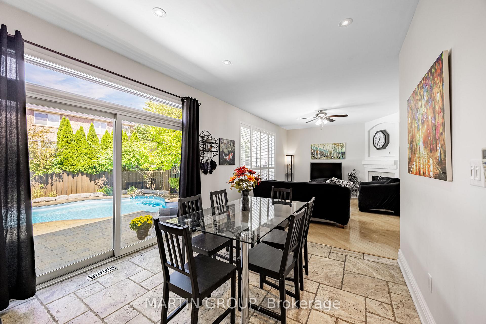 5637 Roseville Court, Burlington