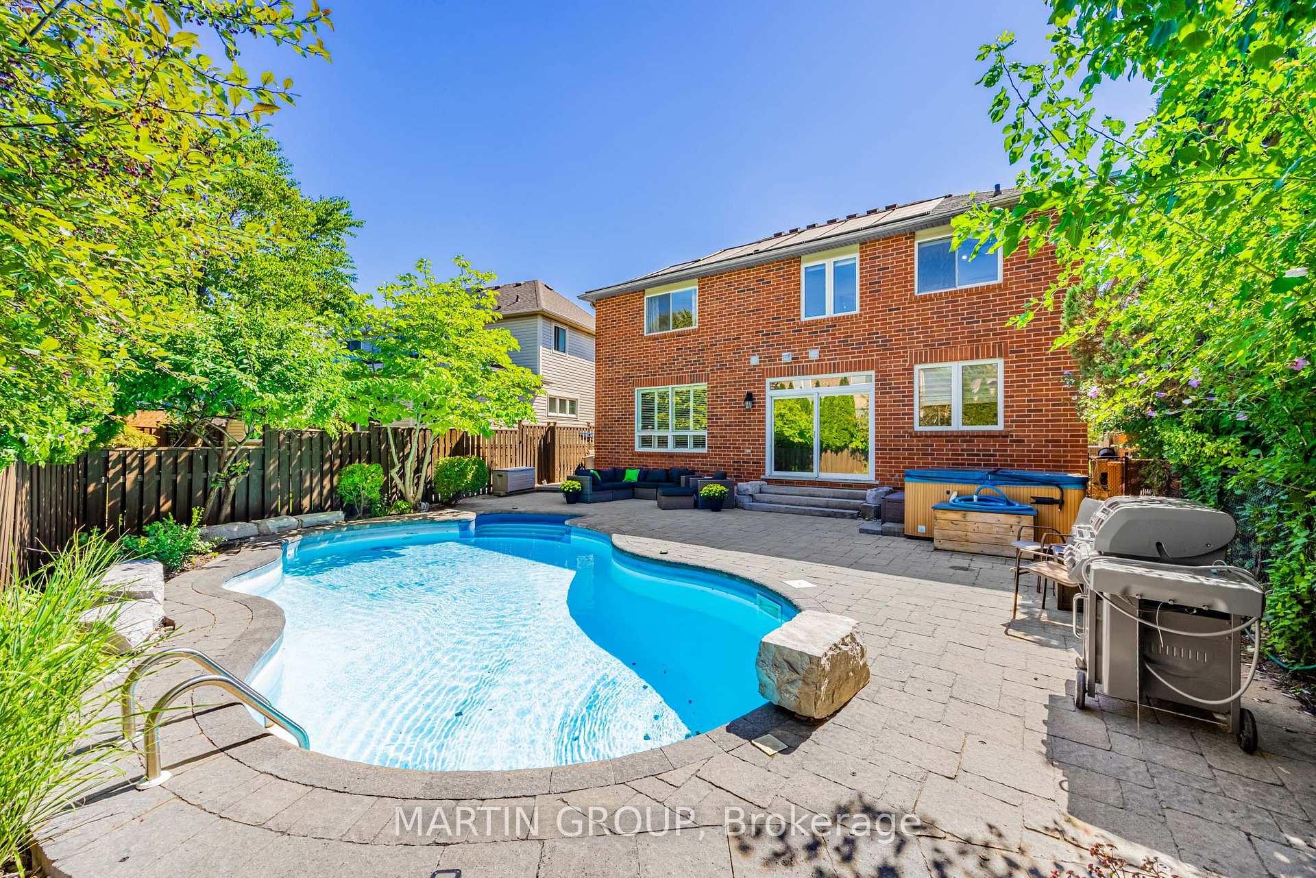 5637 Roseville Court, Burlington