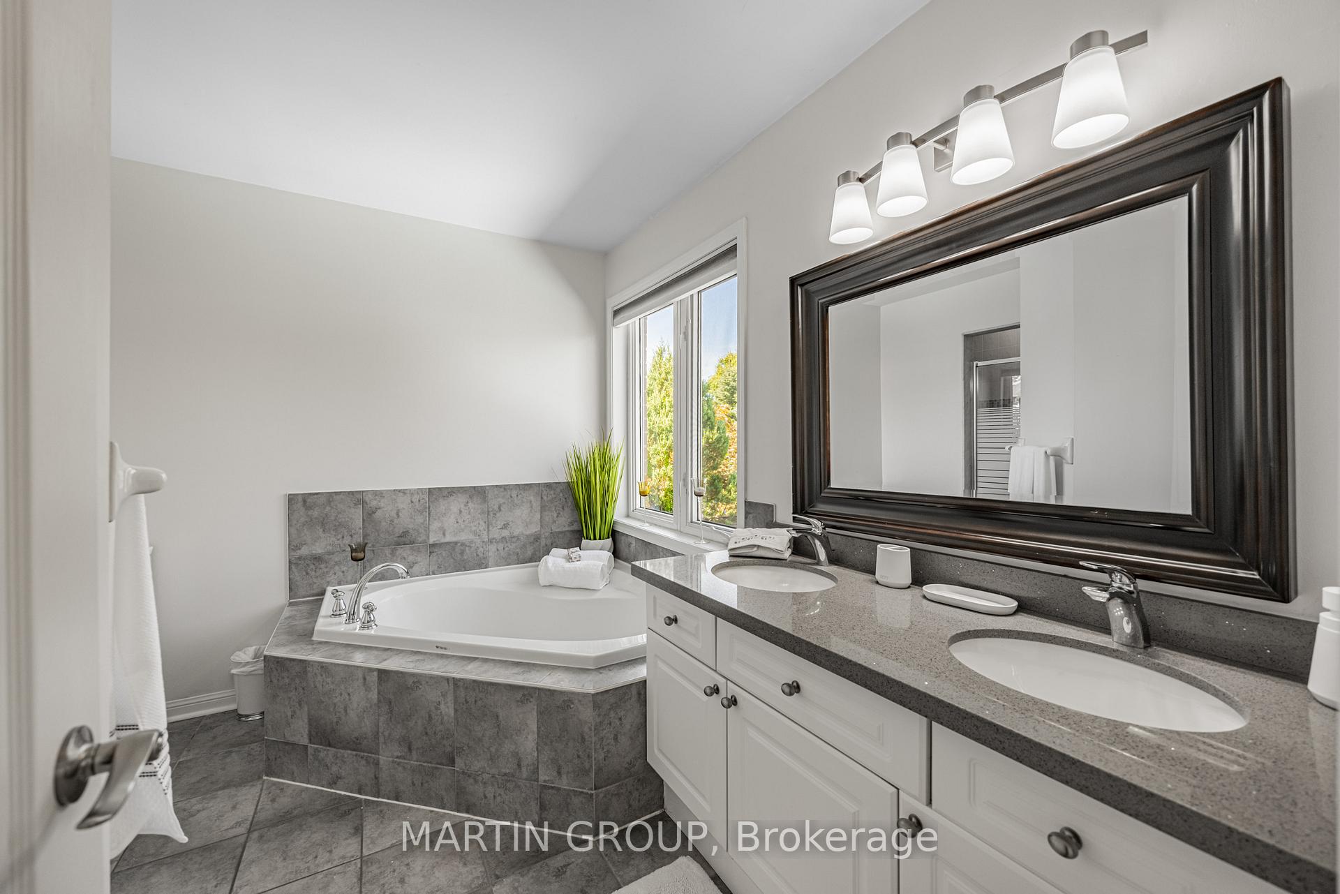 5637 Roseville Court, Burlington