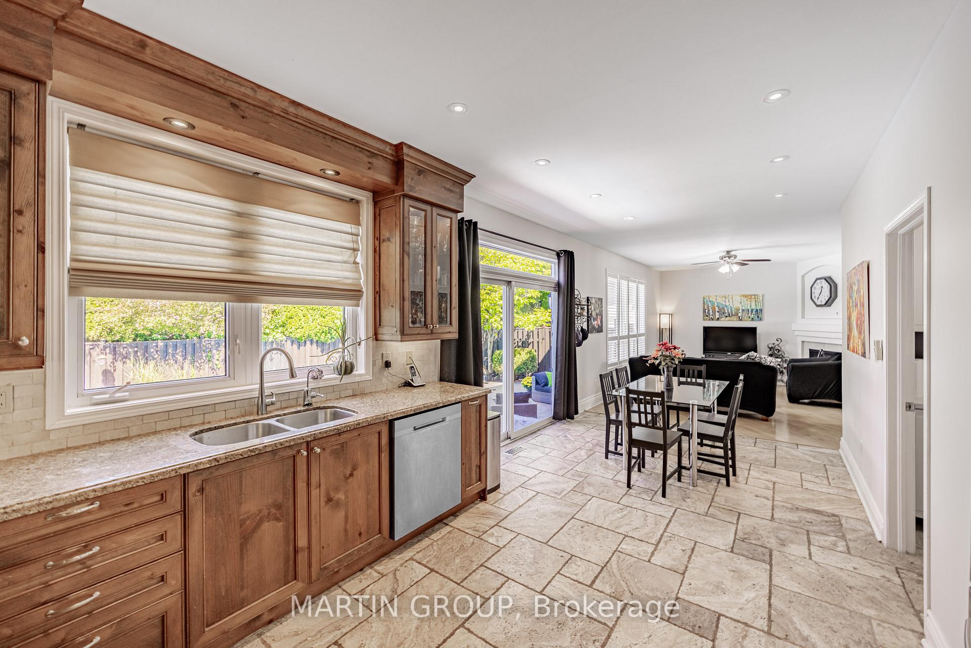 5637 Roseville Court, Burlington