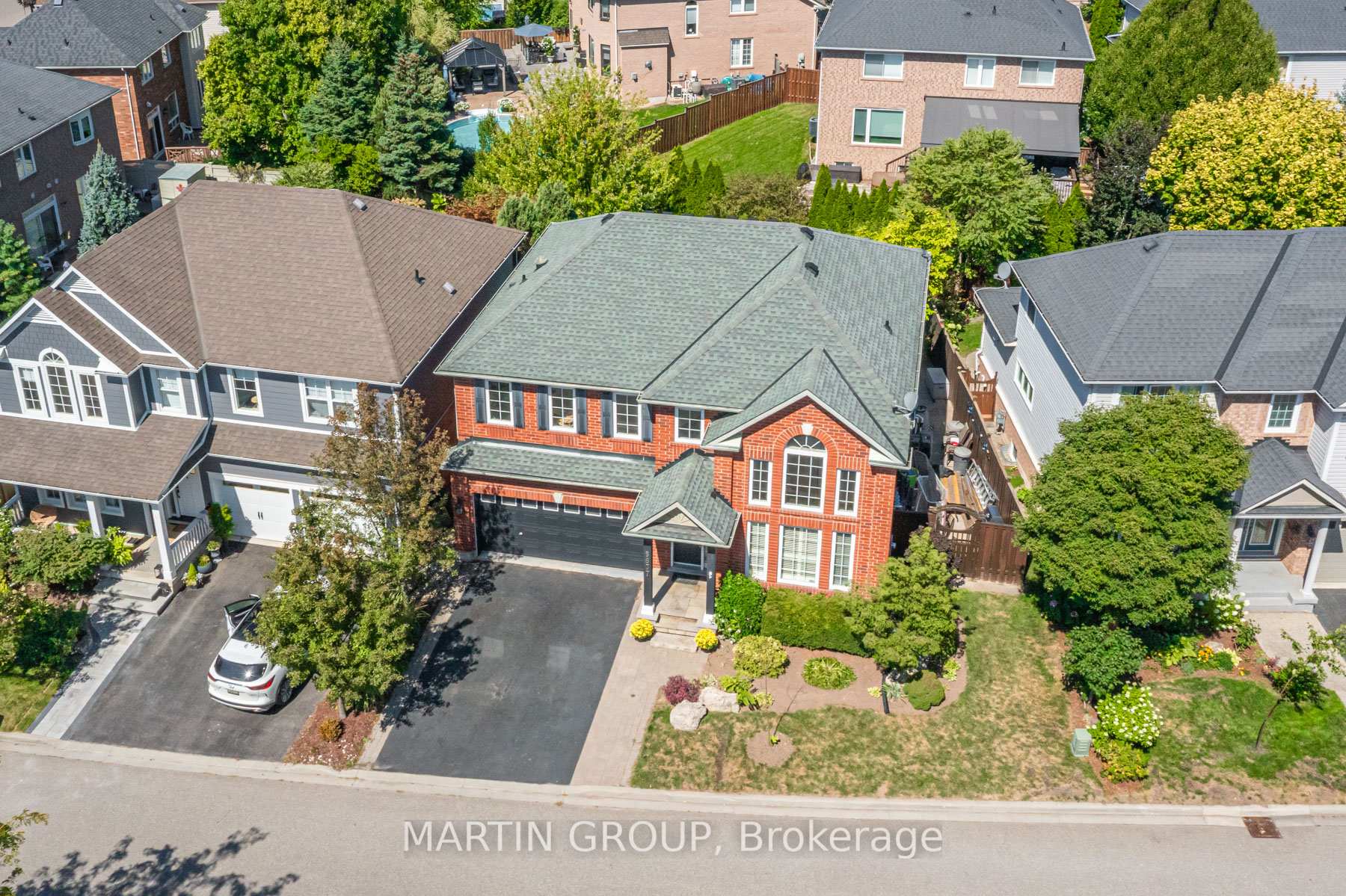 5637 Roseville Court, Burlington