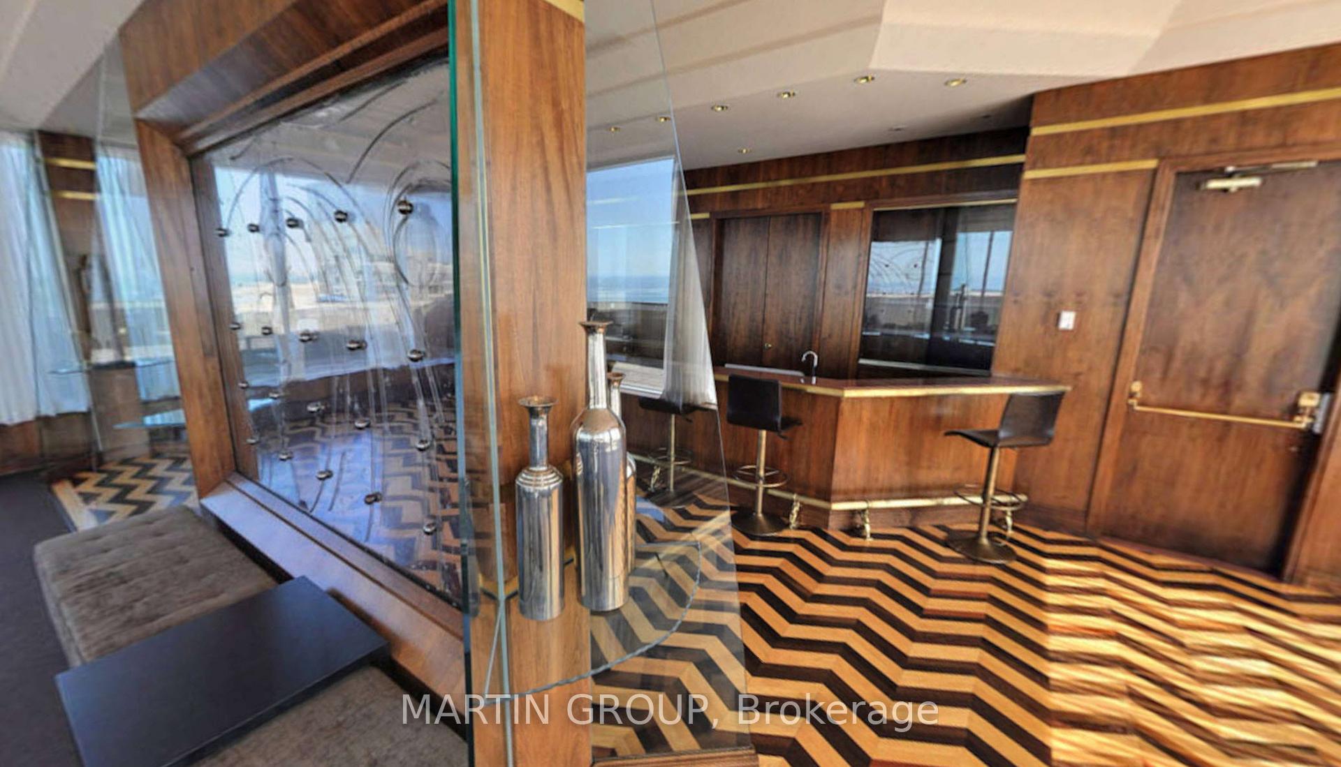 1 Palace Pier Court 1112