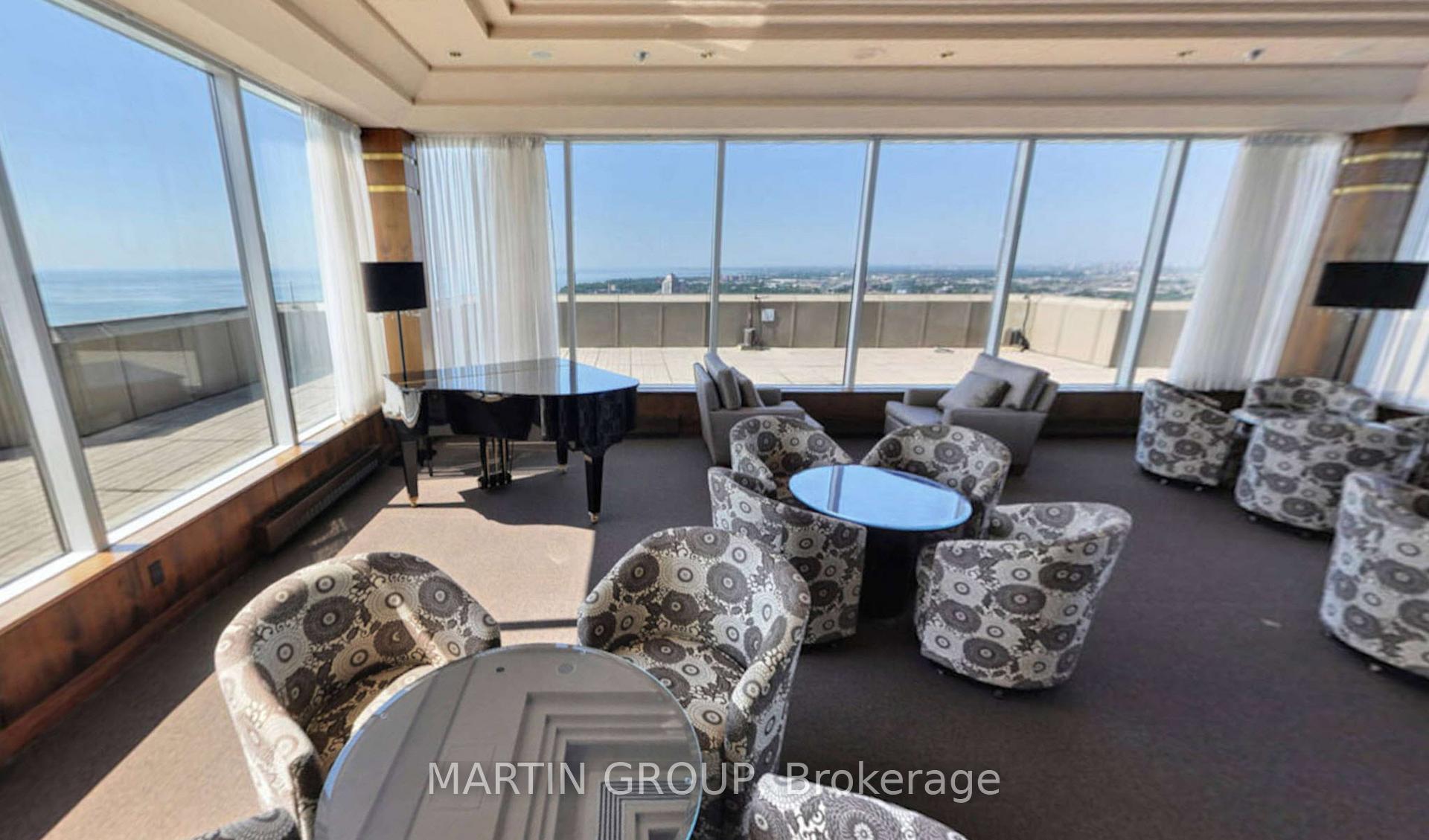 1 Palace Pier Court 1112