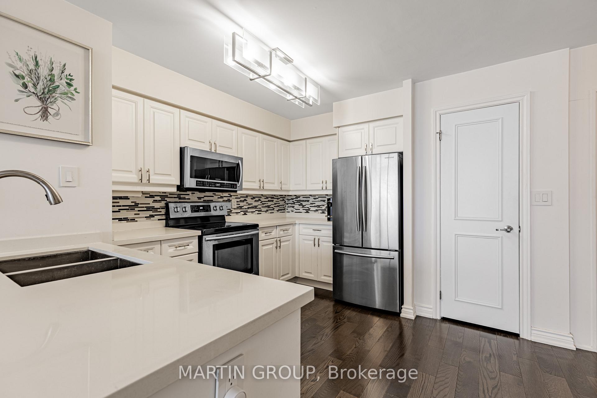 1 Palace Pier Court 1112