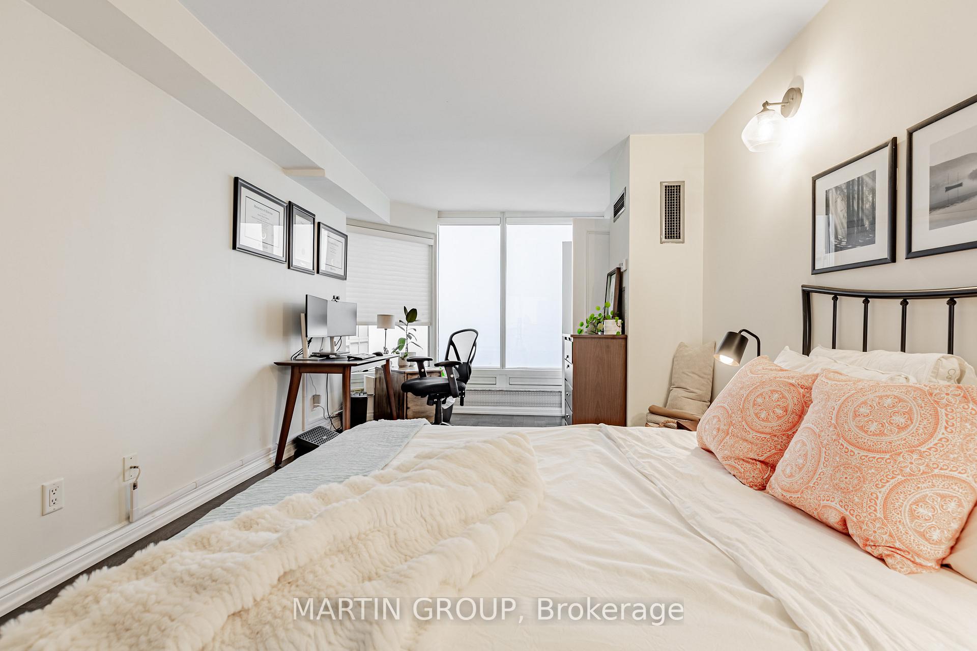 1 Palace Pier Court 1112