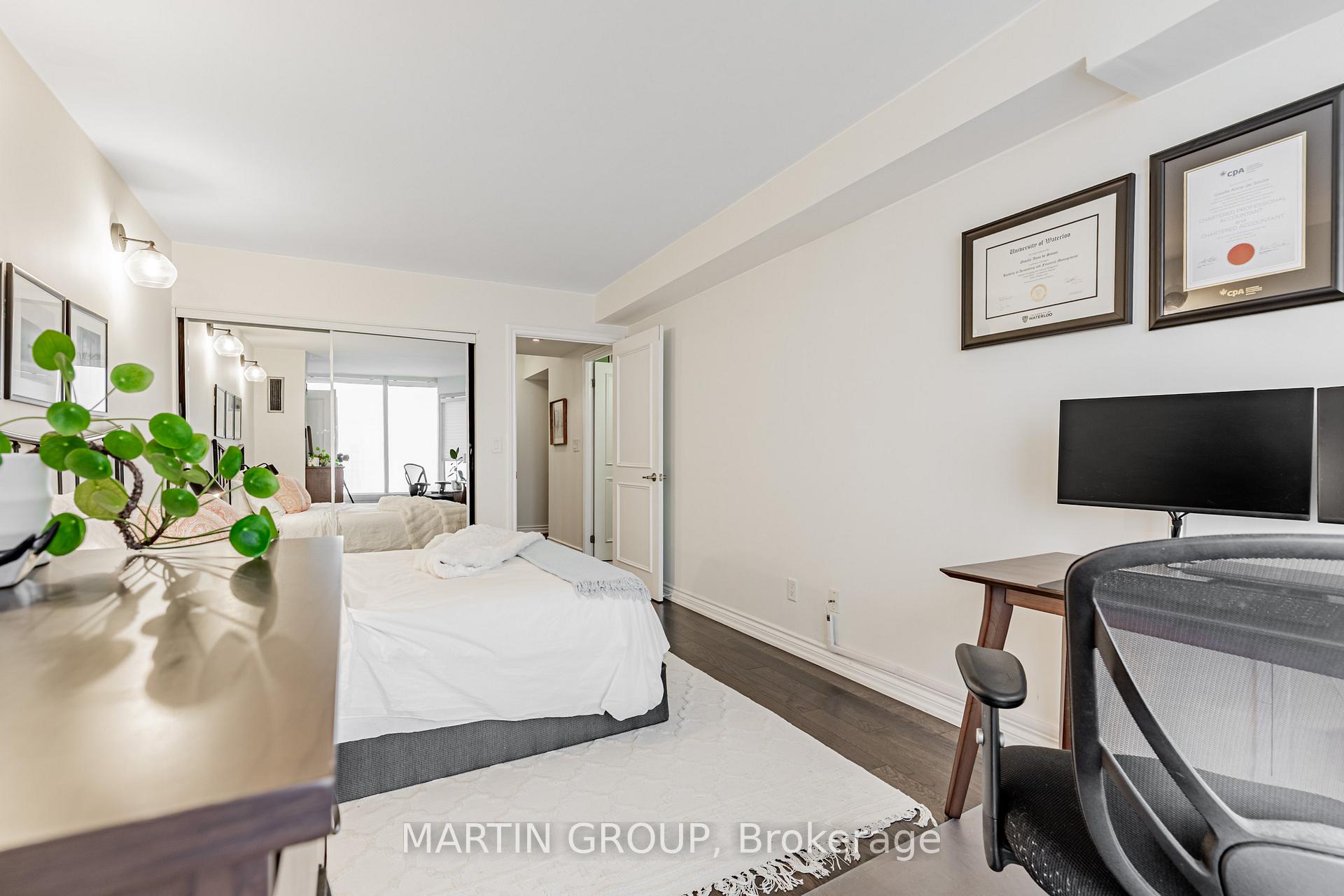 1 Palace Pier Court 1112