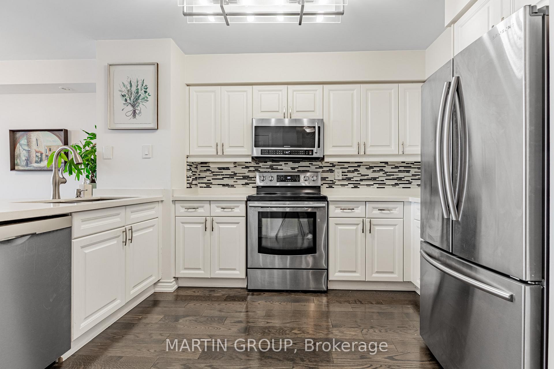 1 Palace Pier Court 1112