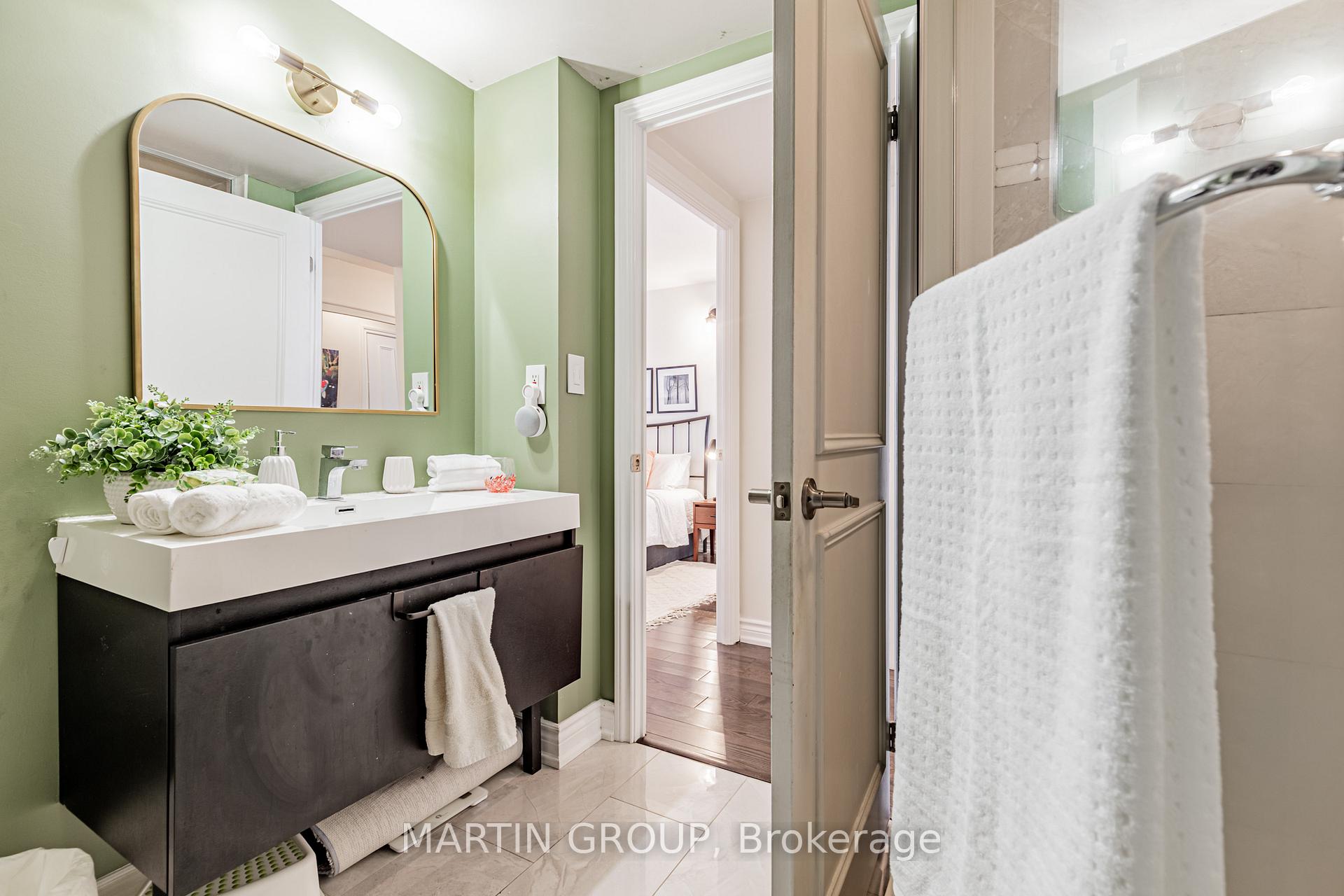 1 Palace Pier Court 1112