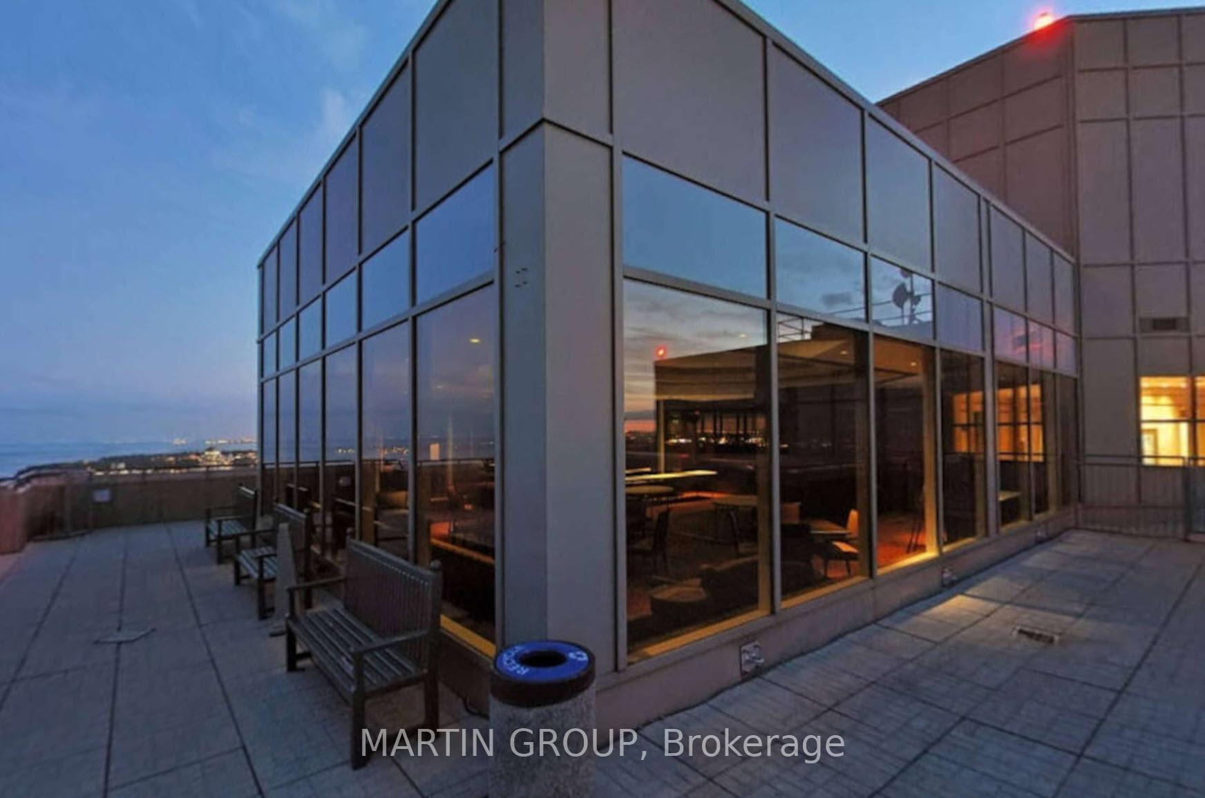 1 Palace Pier Court 1112