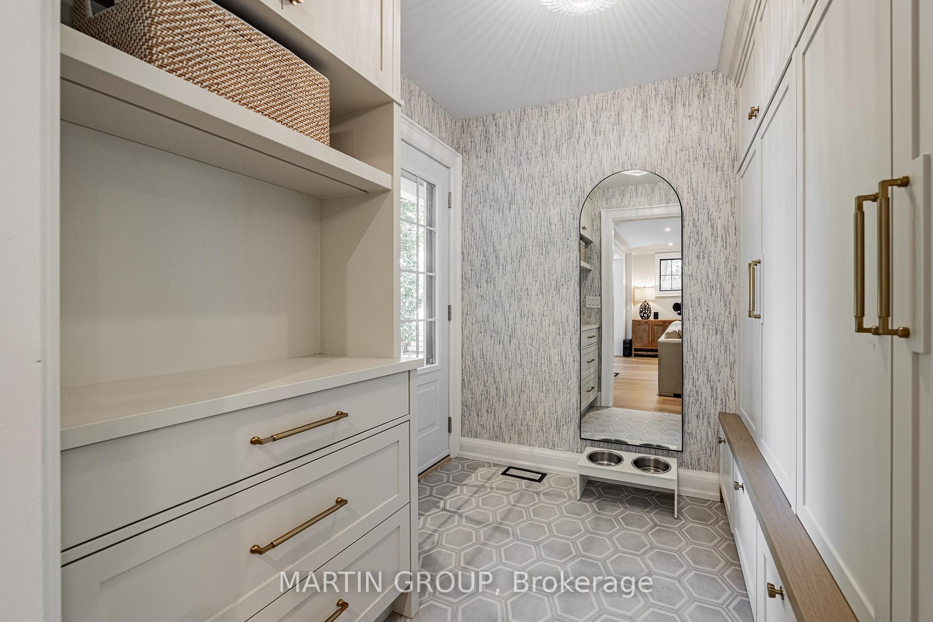 297 Watson Avenue, Oakville, ON L6J 3V3