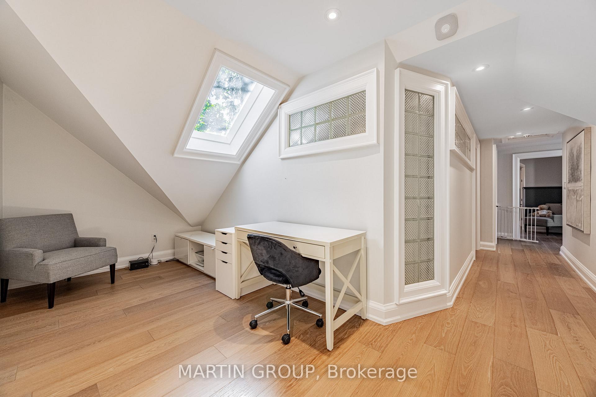 297 Watson Avenue, Oakville, ON L6J 3V3