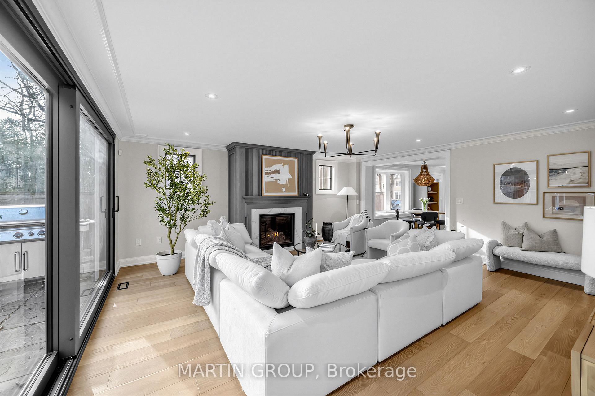 297 Watson Avenue, Oakville, ON L6J 3V3