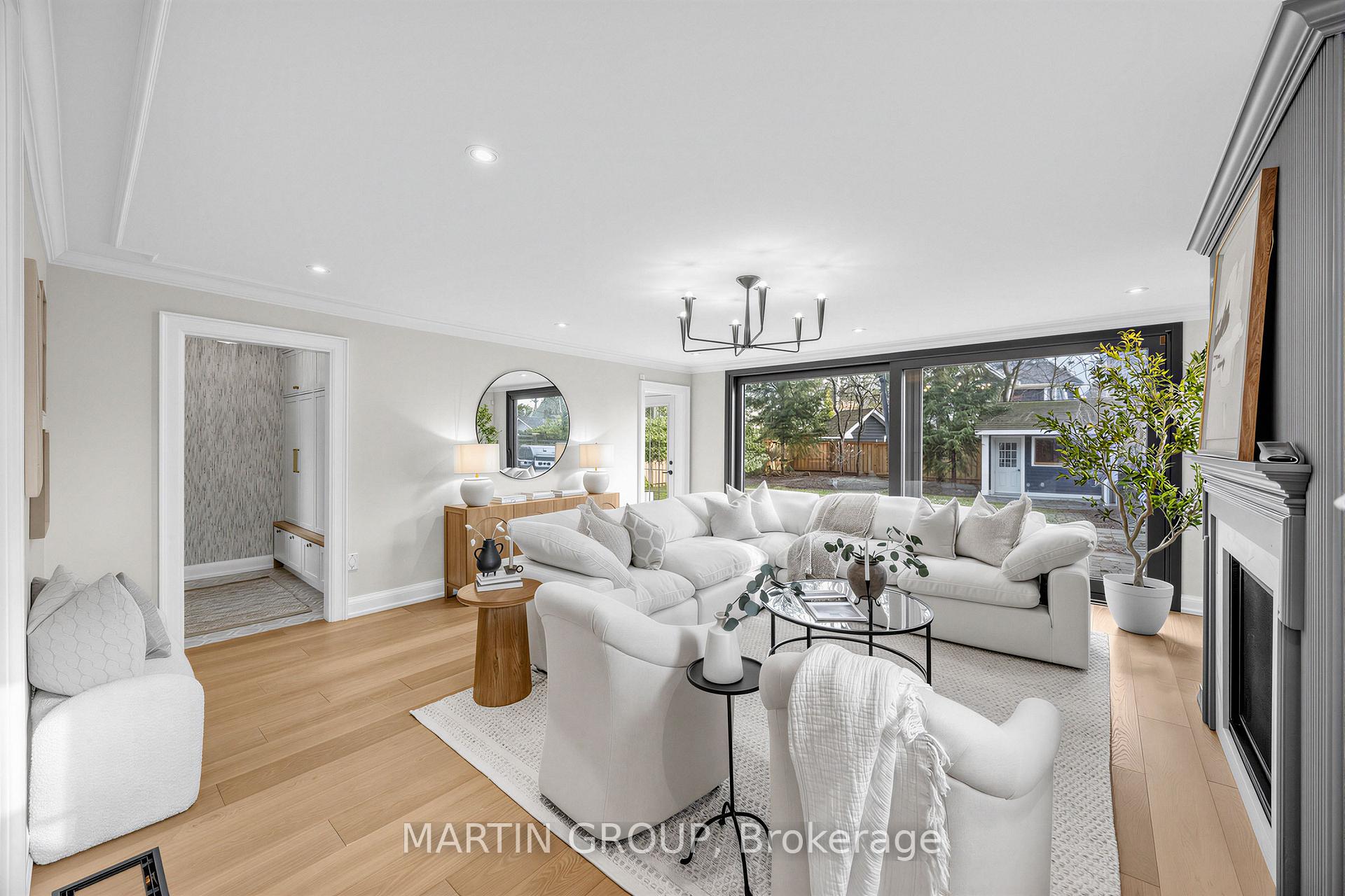 297 Watson Avenue, Oakville, ON L6J 3V3