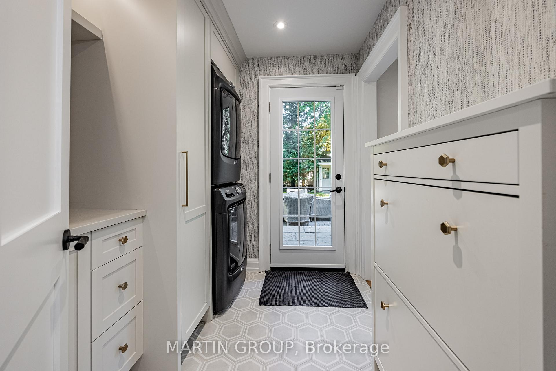 297 Watson Avenue, Oakville, ON L6J 3V3