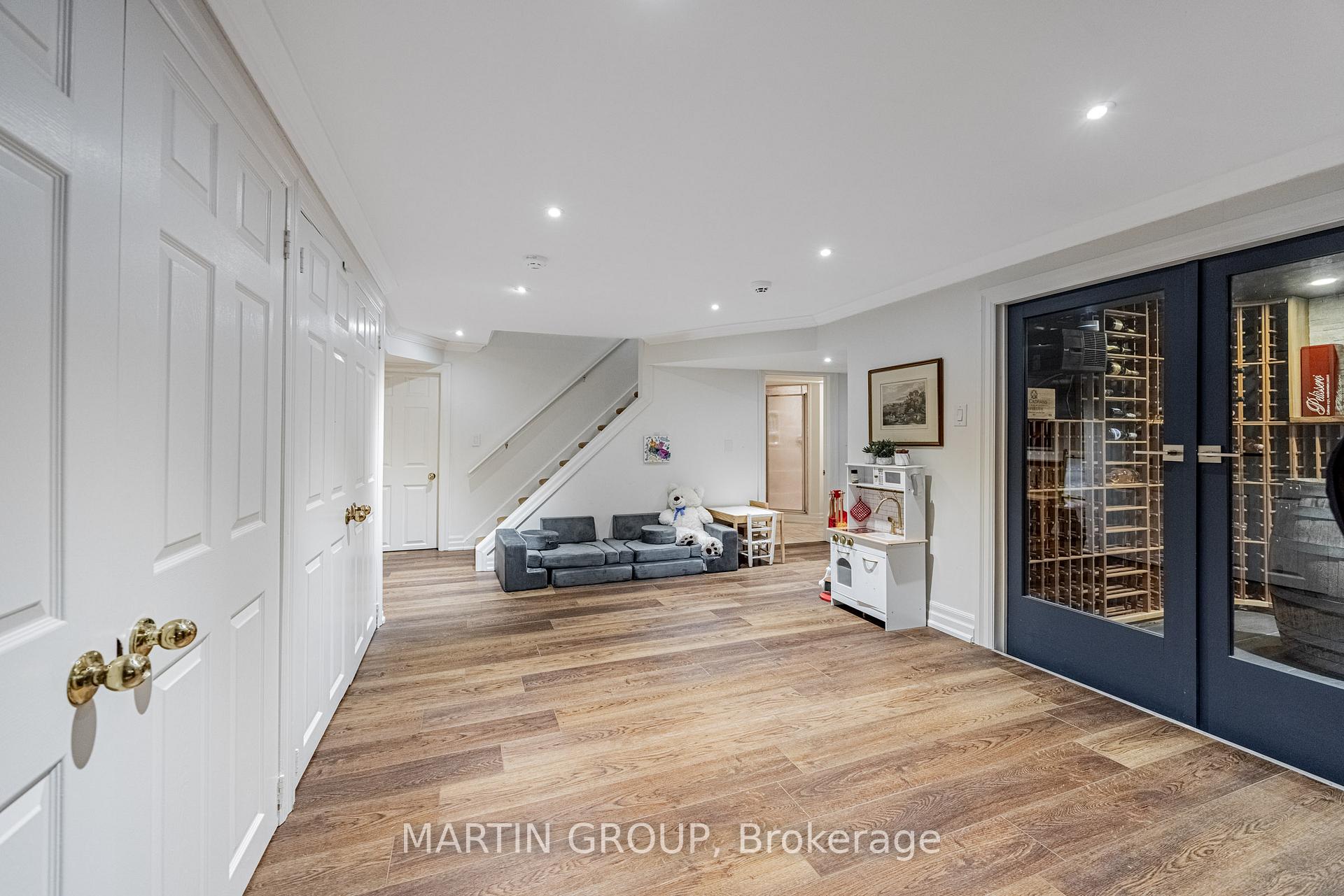 297 Watson Avenue, Oakville, ON L6J 3V3