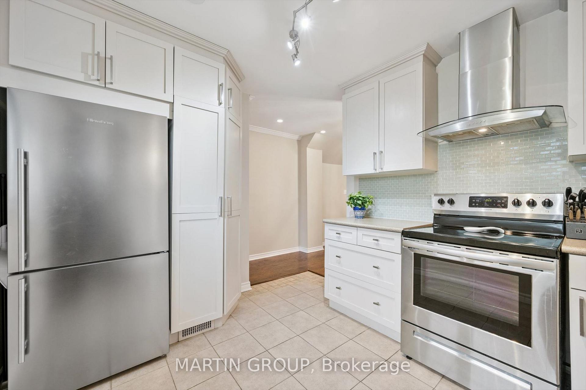 1270 Gainsborough Drive 2