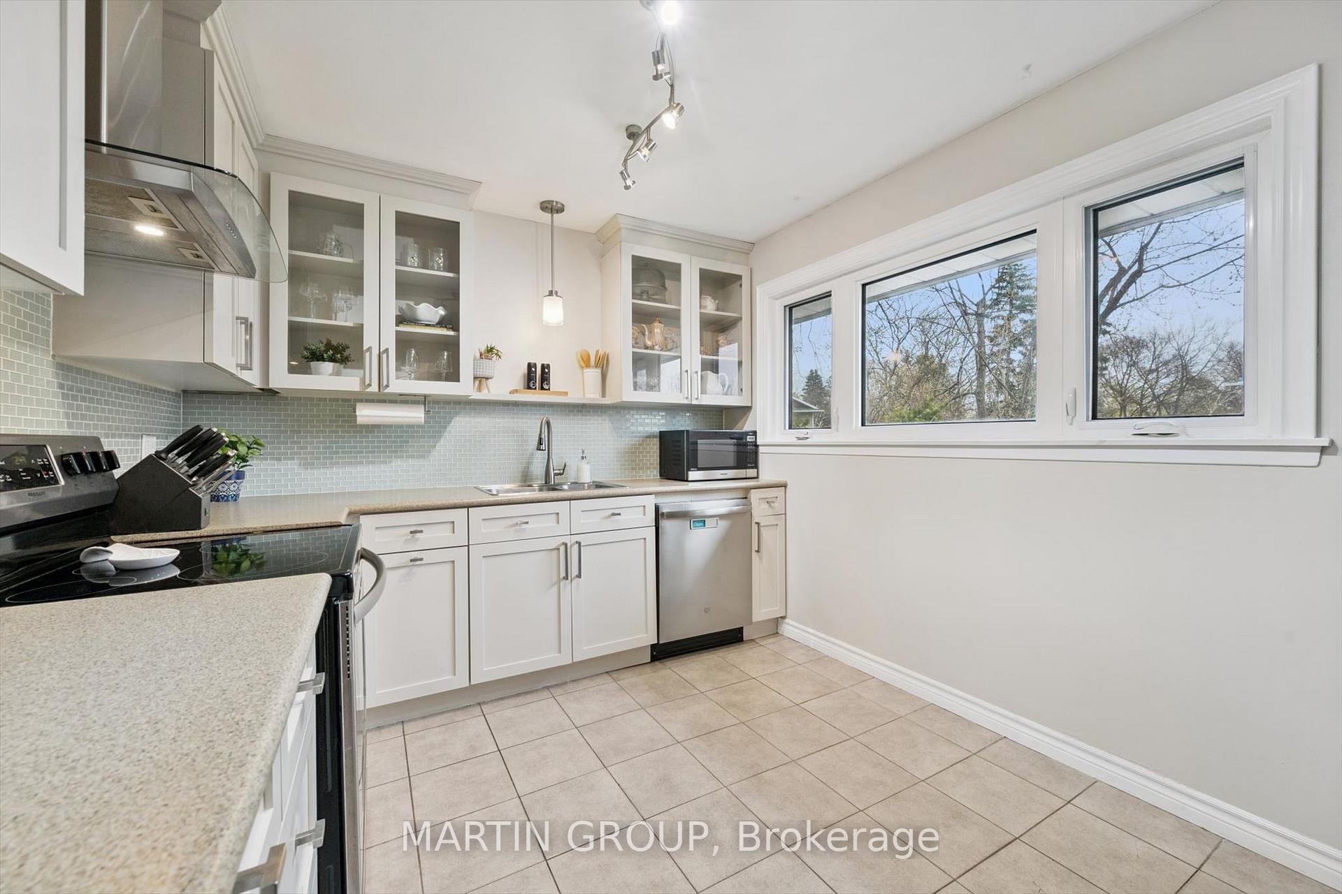 1270 Gainsborough Drive 2