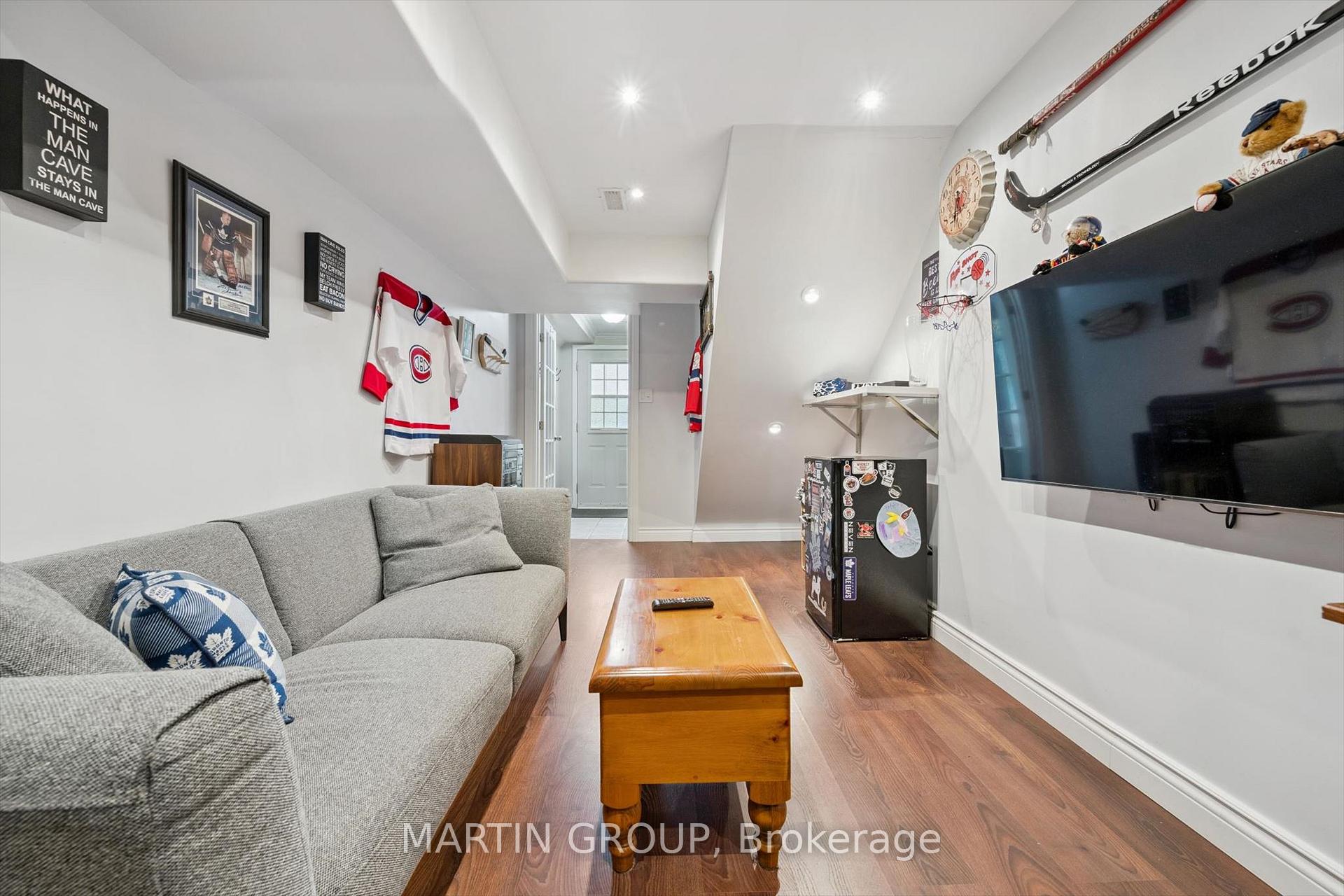 1270 Gainsborough Drive 2
