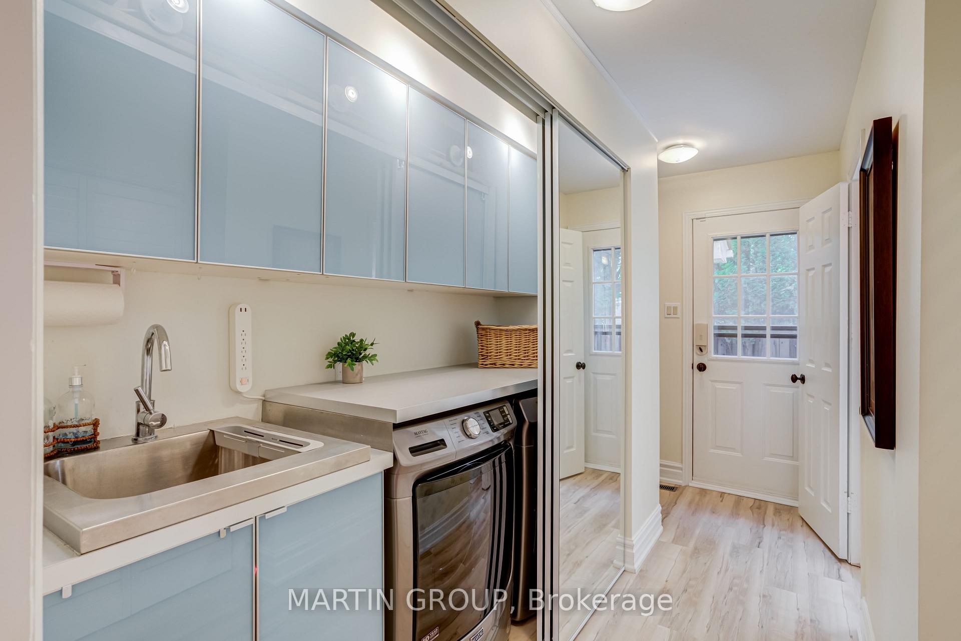 253 McCraney Street W