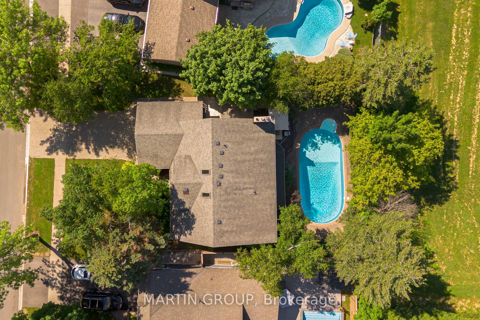 253 McCraney Street W