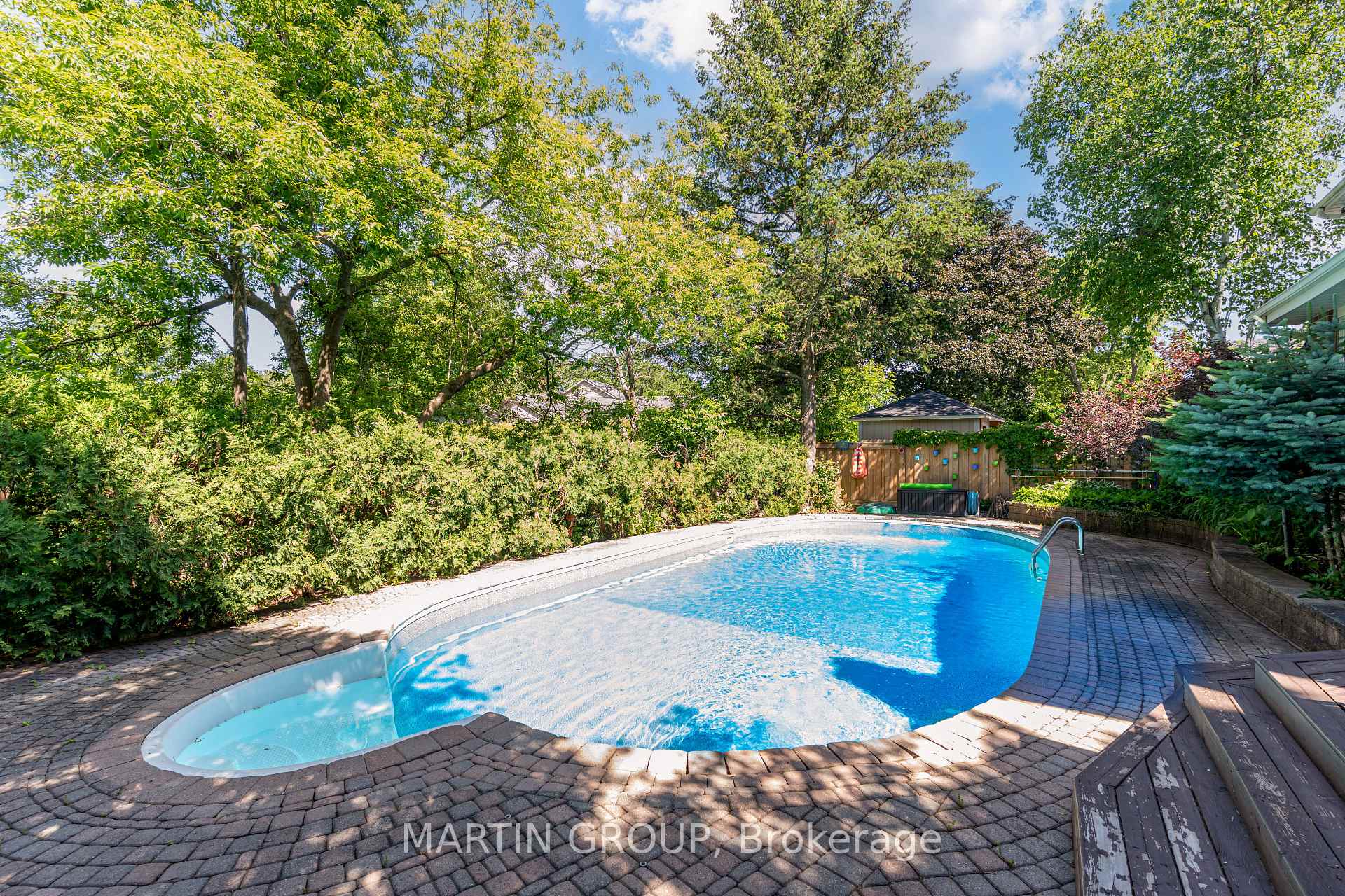 253 McCraney Street W