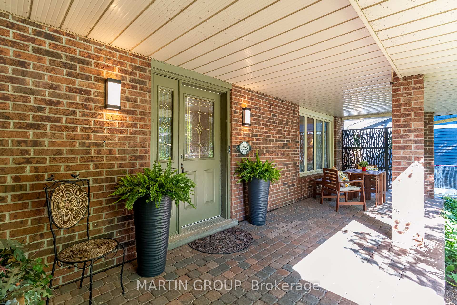 253 McCraney Street W