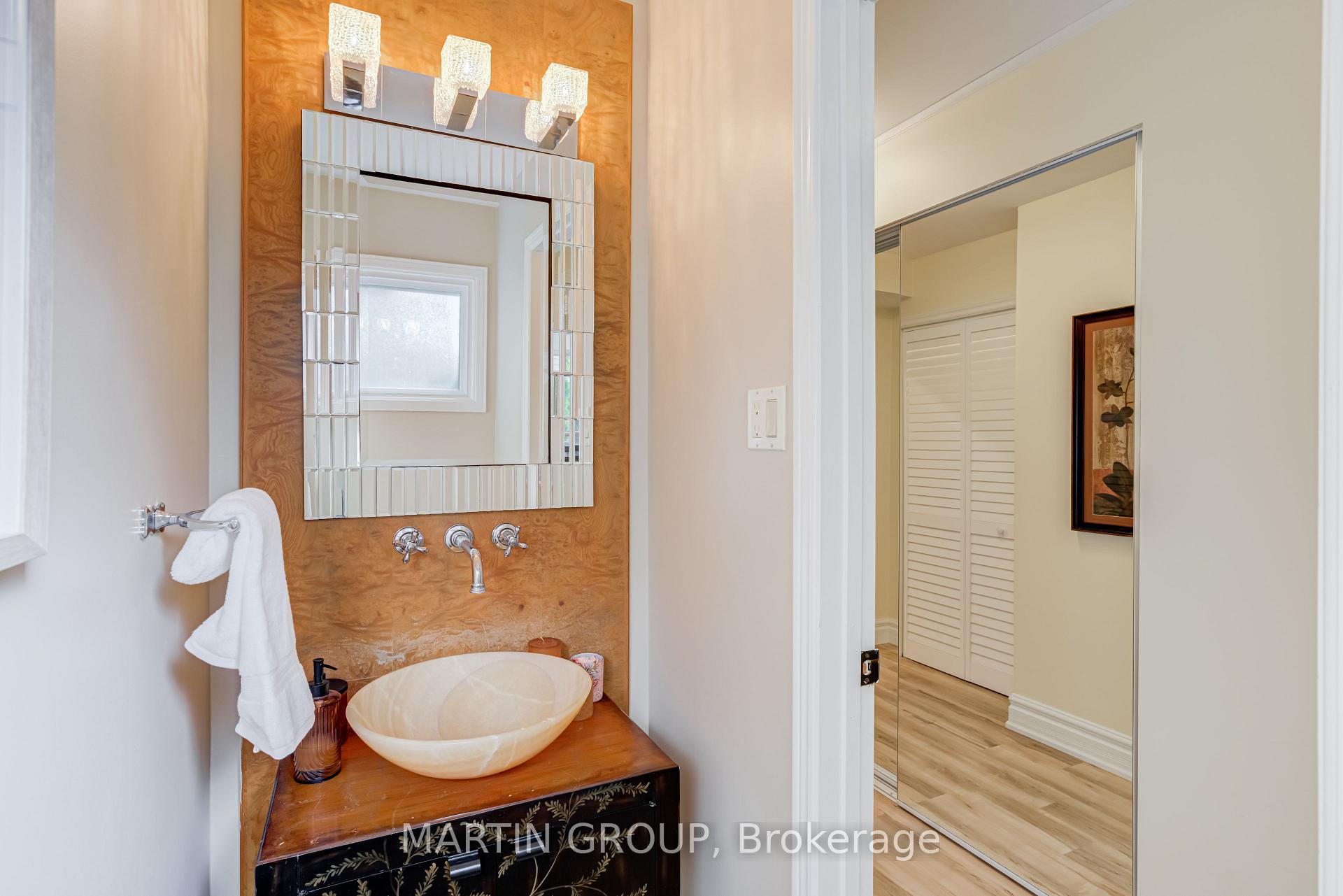 253 McCraney Street W