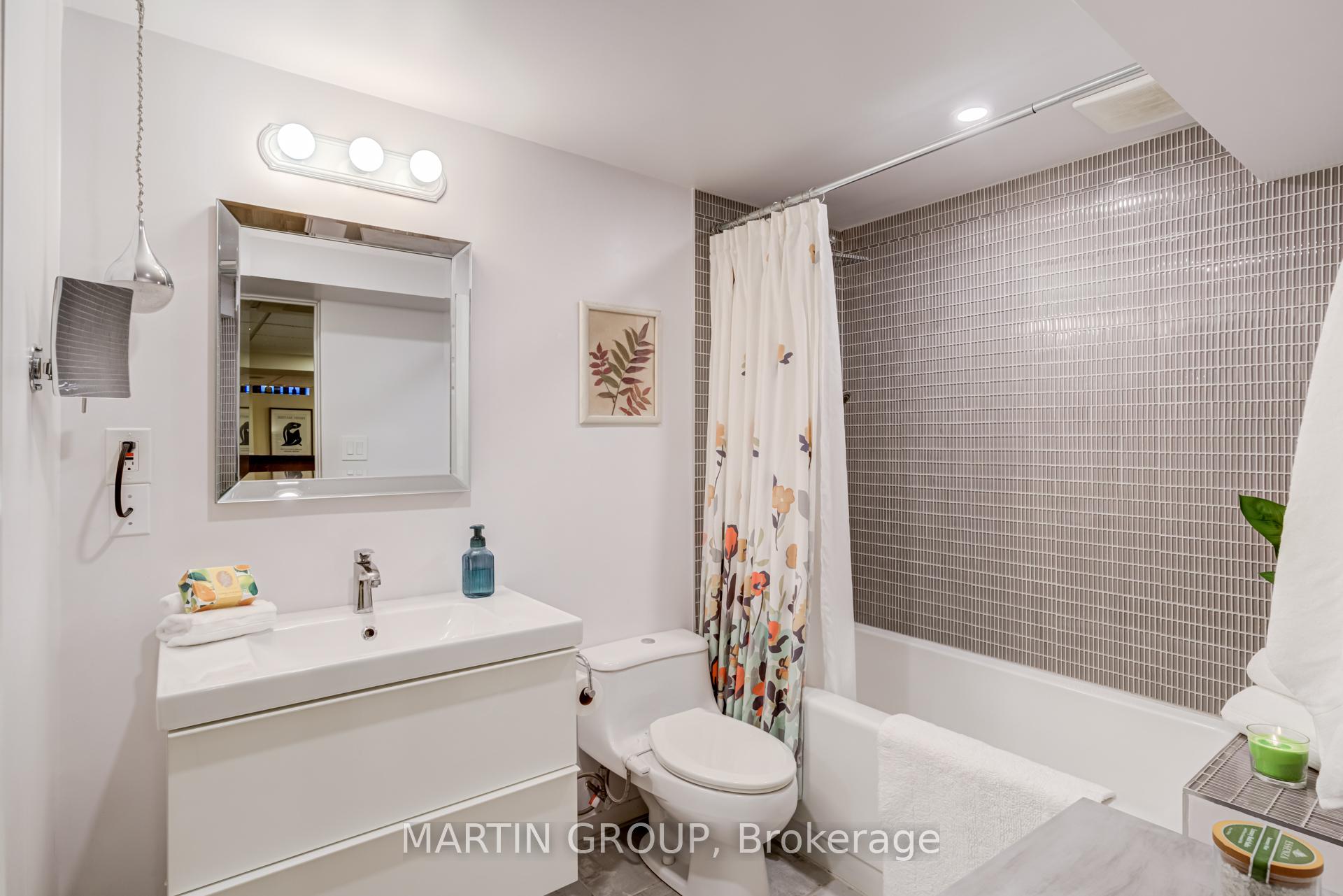 253 McCraney Street W