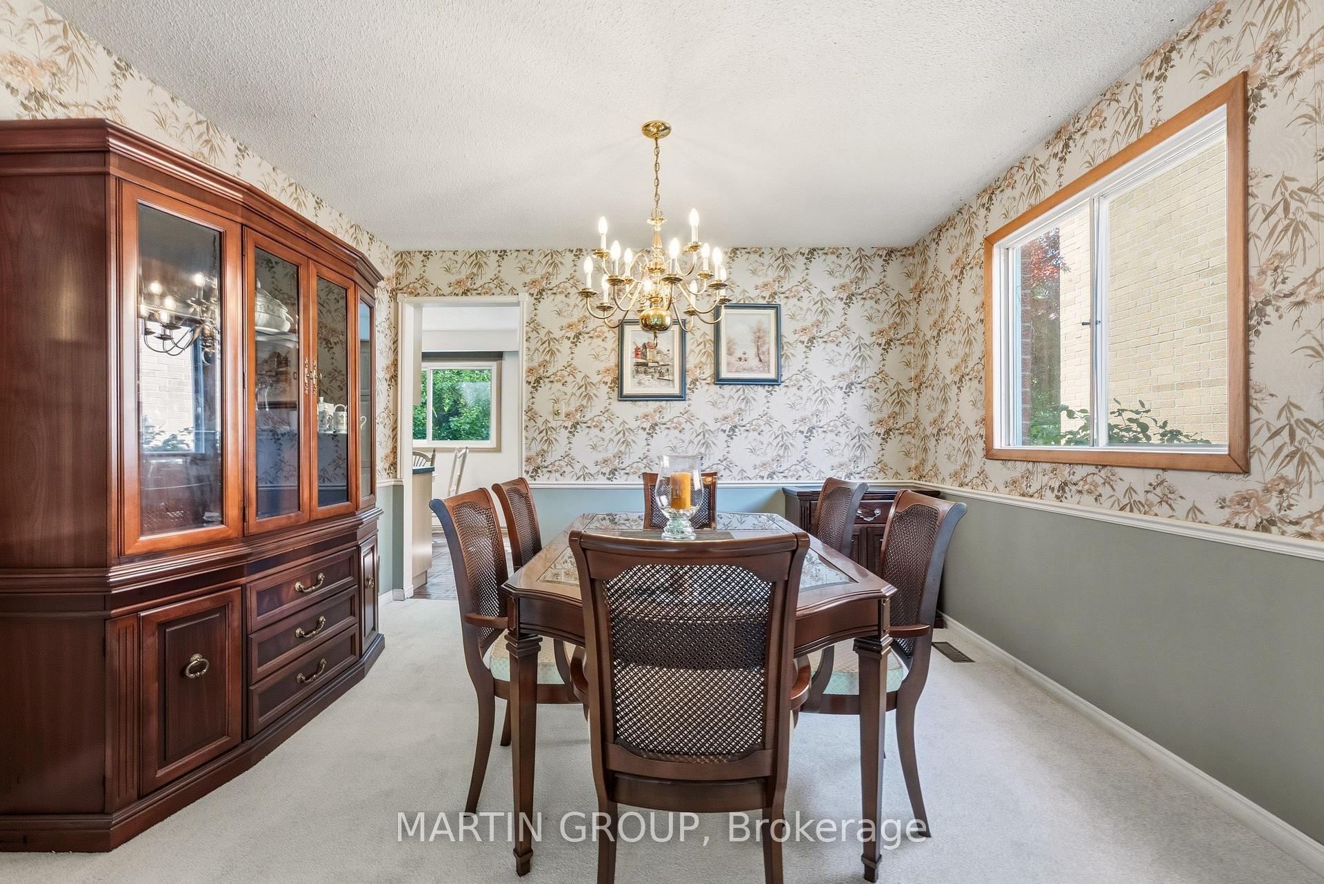 1456 Harmsworth Square