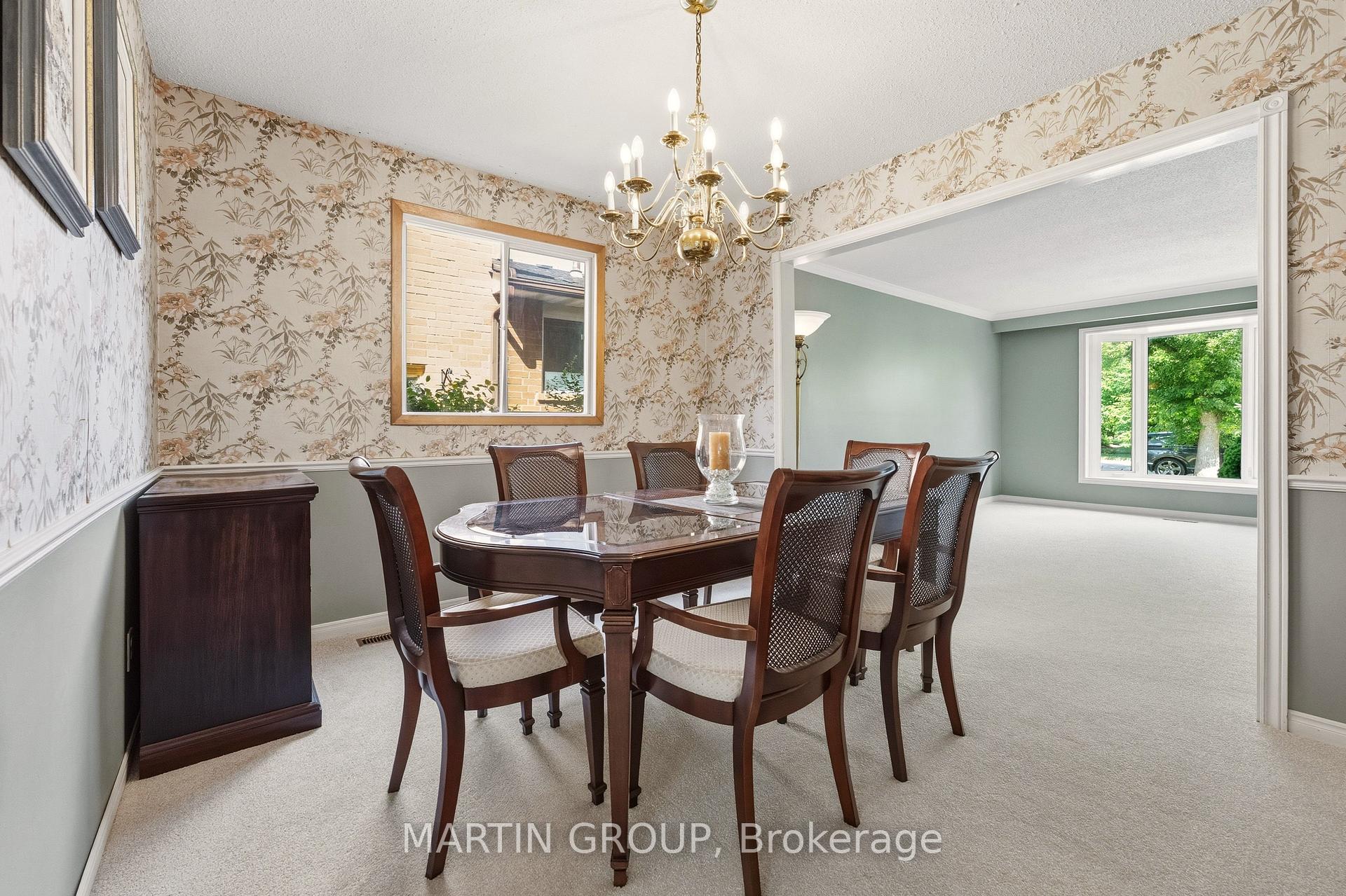 1456 Harmsworth Square