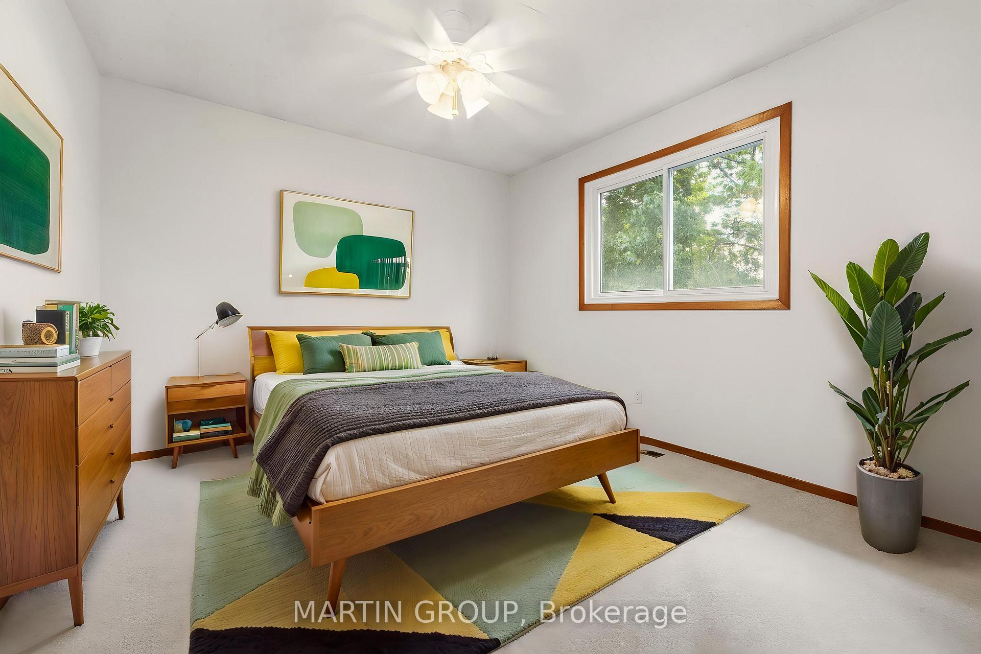 1456 Harmsworth Square