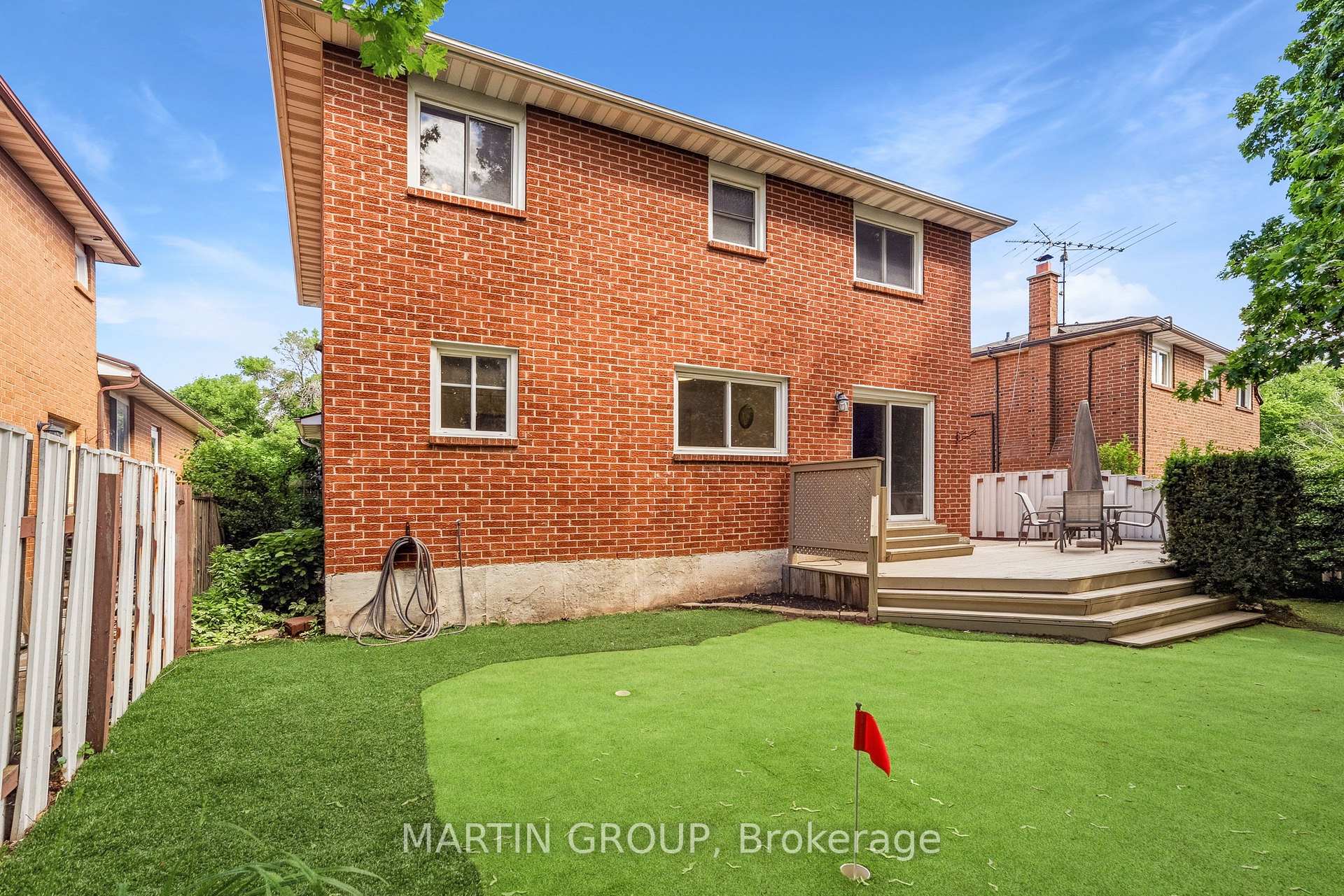 1456 Harmsworth Square