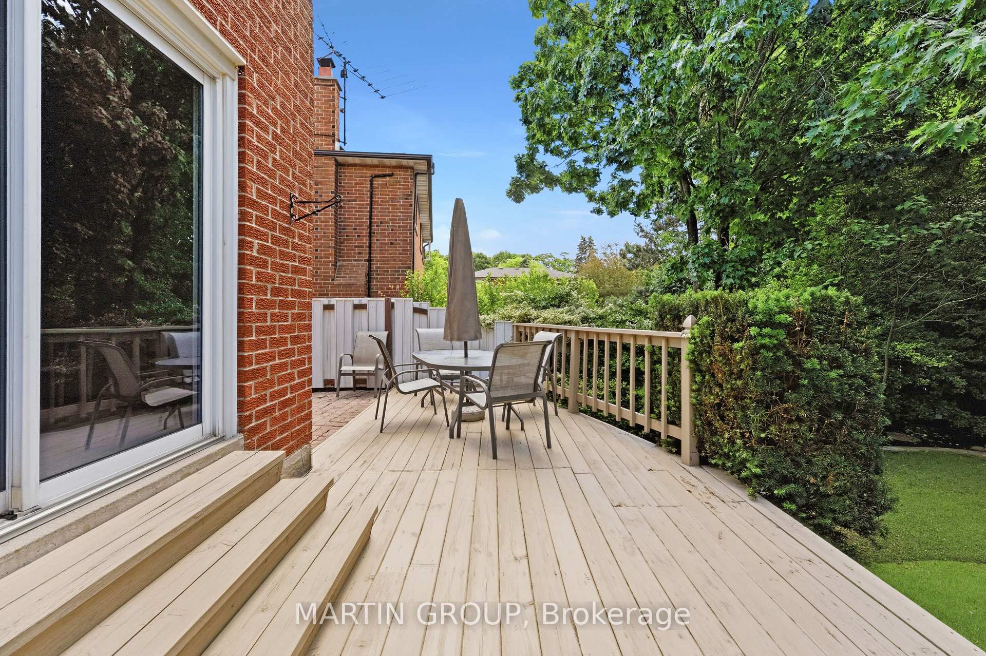 1456 Harmsworth Square
