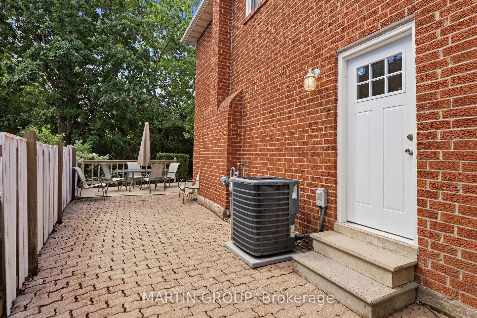 1456 Harmsworth Square