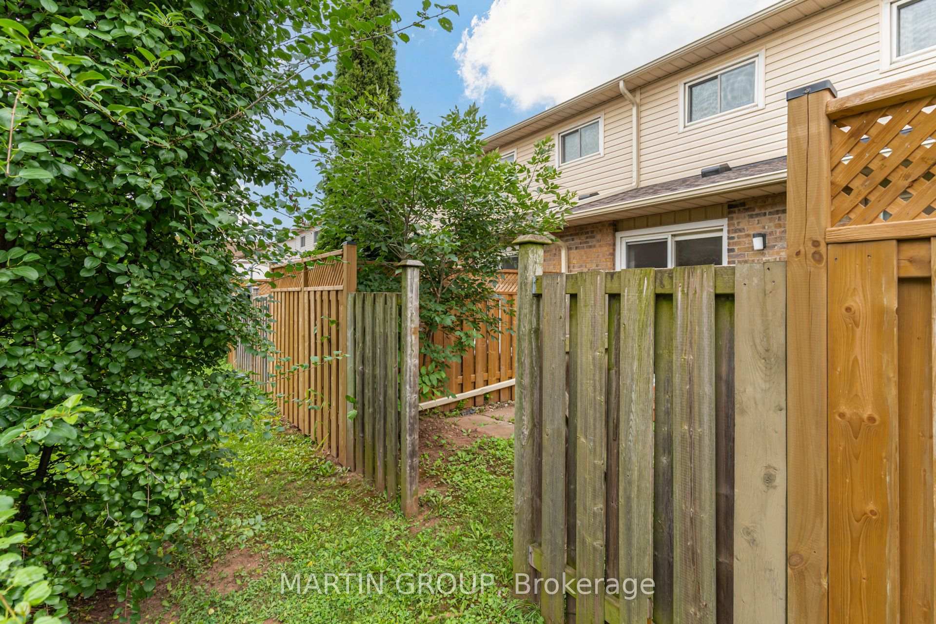 5076 New Street 23