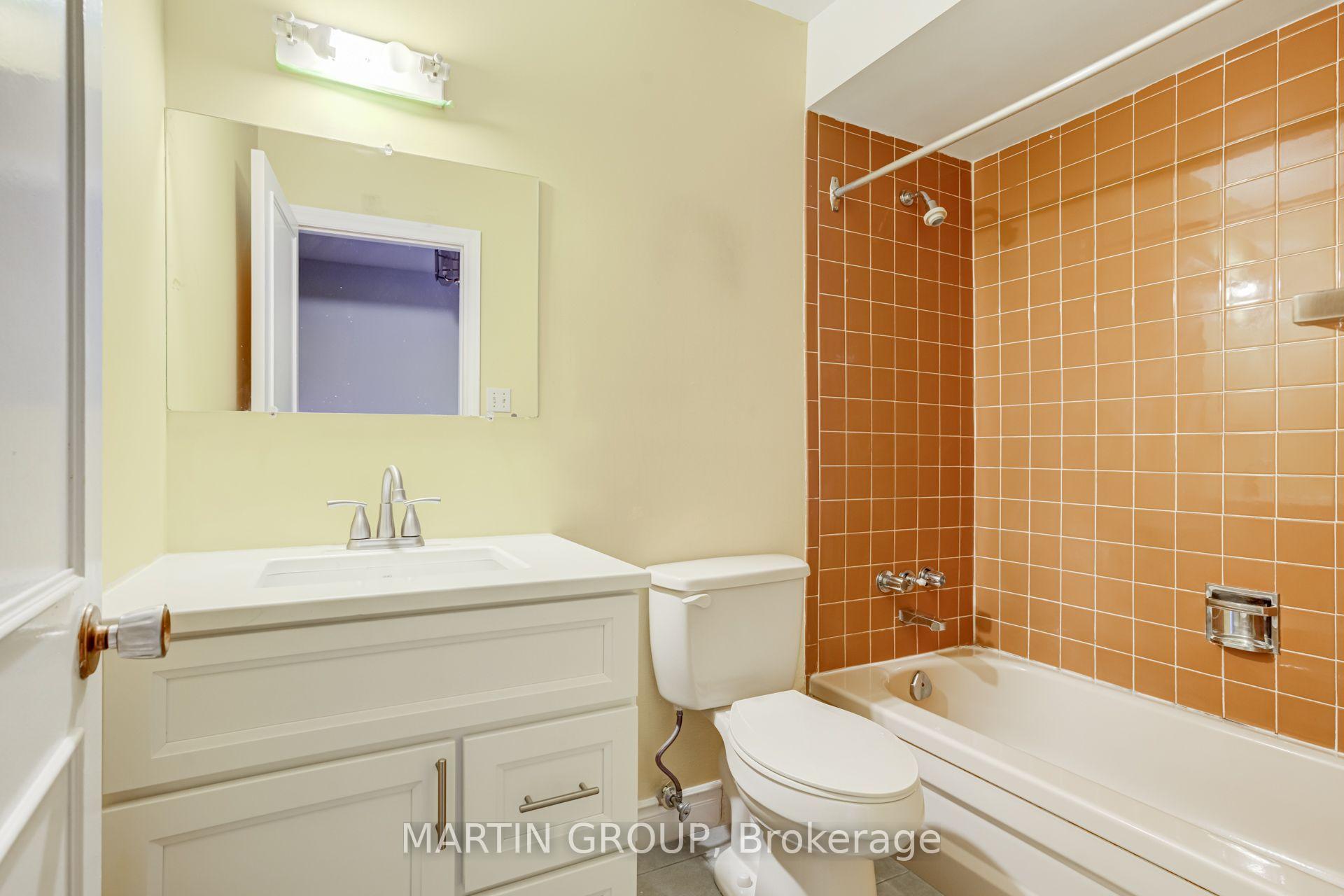 5076 New Street 23