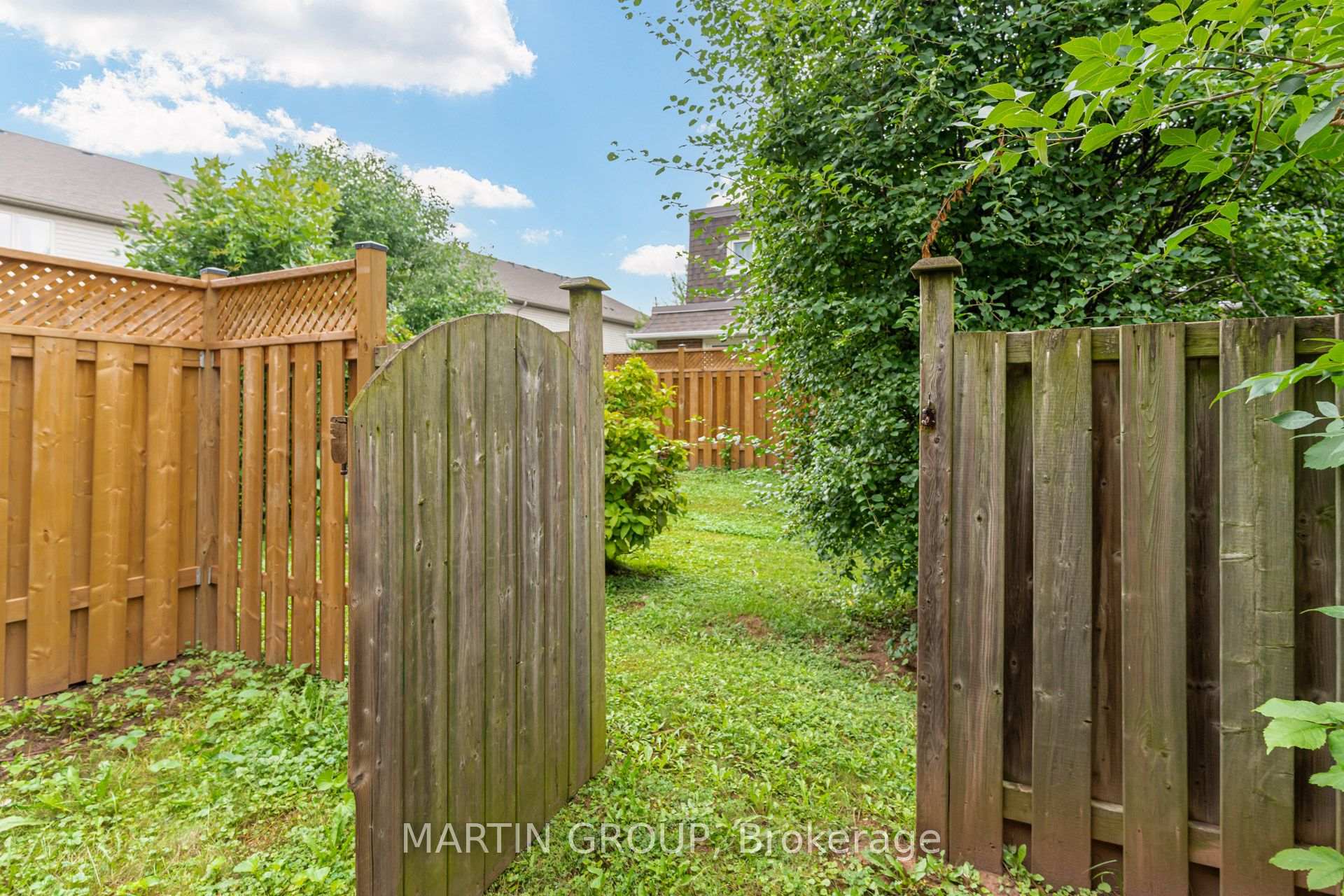 5076 New Street 23