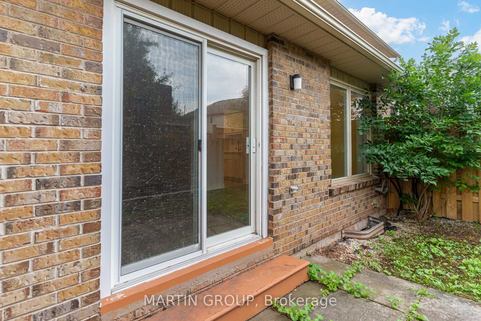 5076 New Street 23