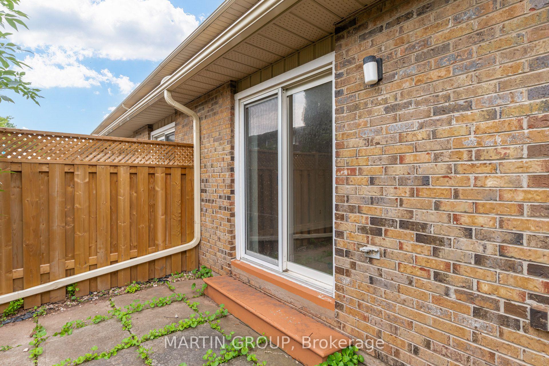 5076 New Street 23