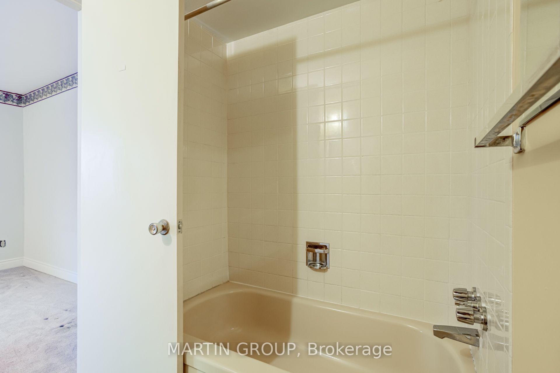 5076 New Street 23